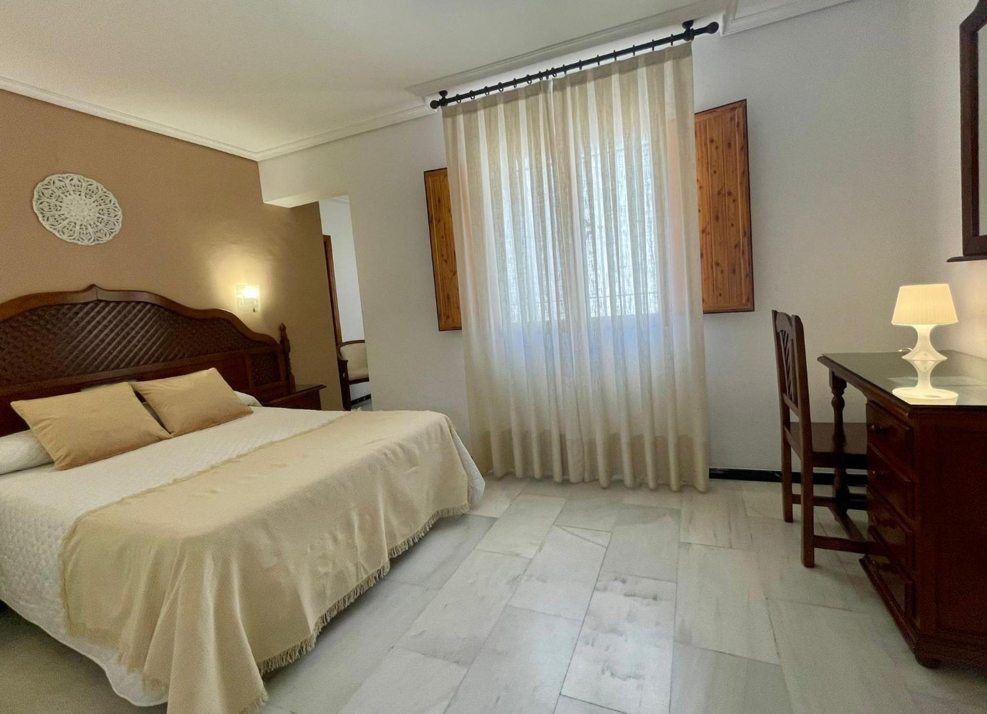 Double or Twin Room,1613414047:JPEG
