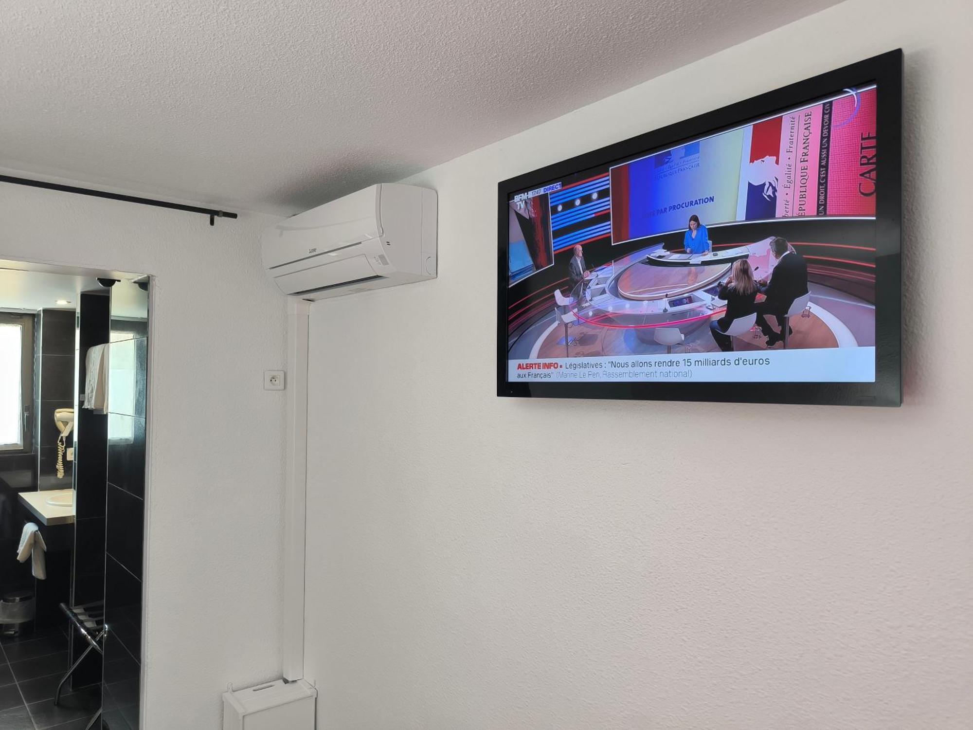 Family Room,1596868152:JPEG