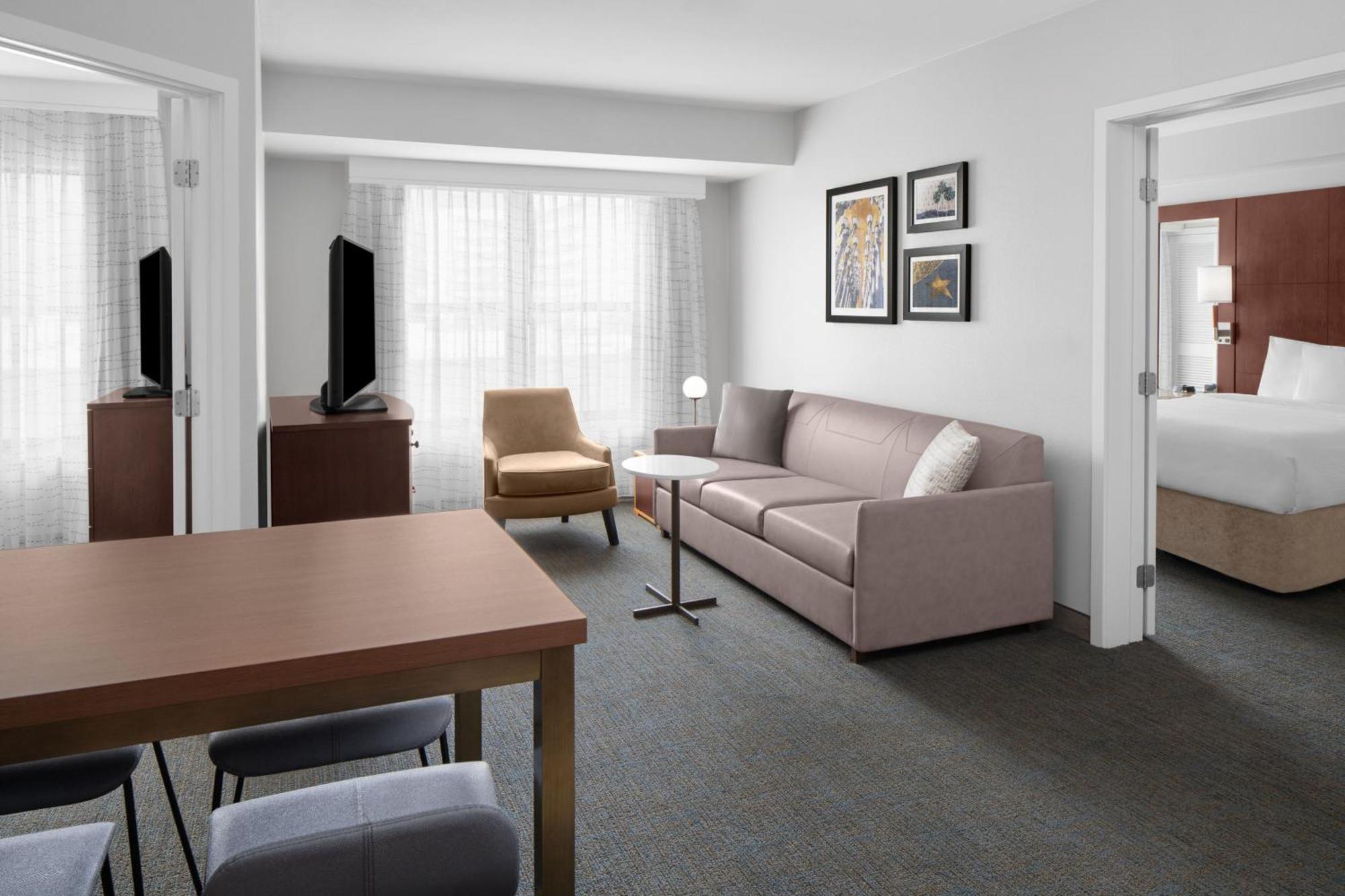 Two-Bedroom Suite,1596869858:JPEG