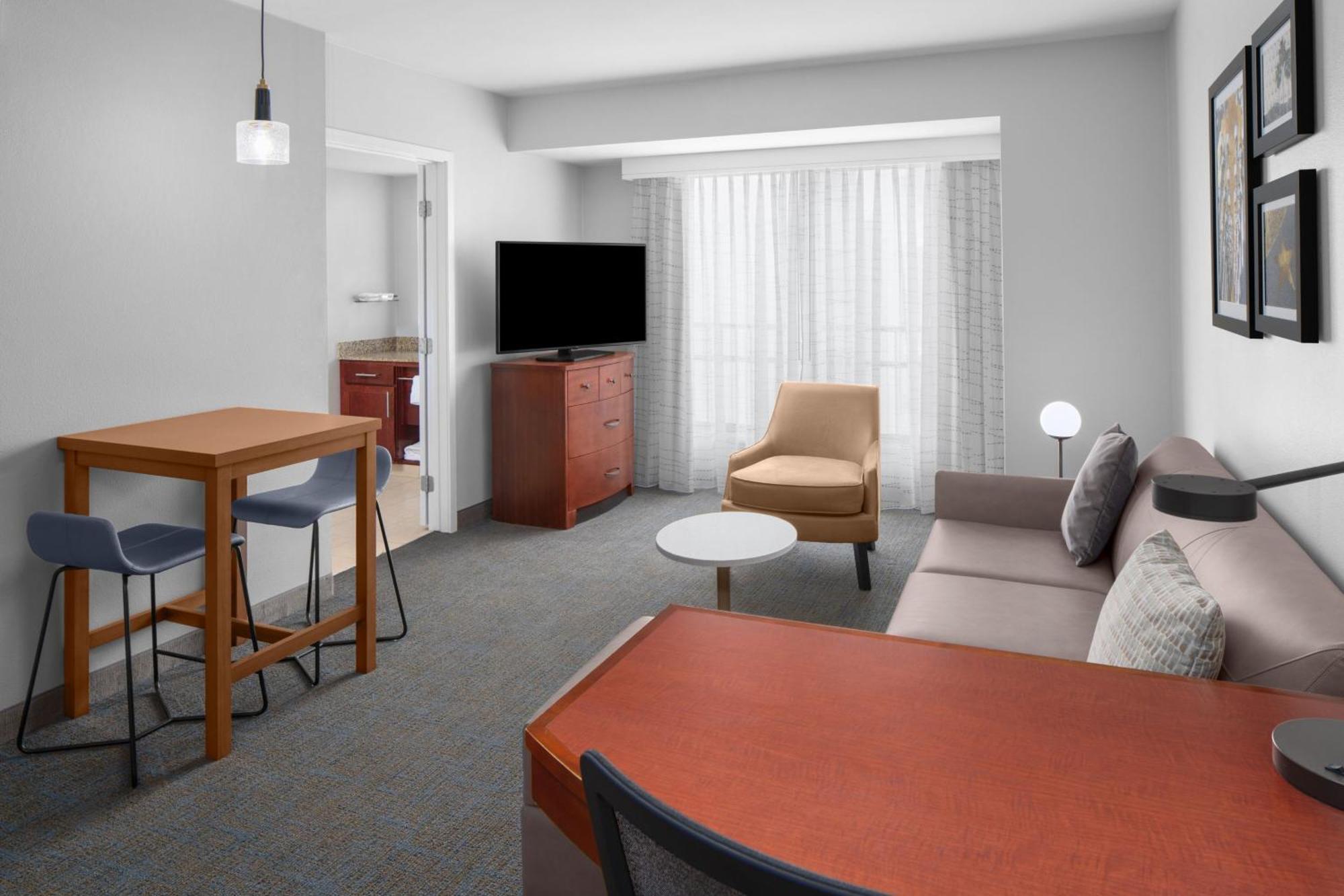 One-Bedroom King Suite,1596869871:JPEG