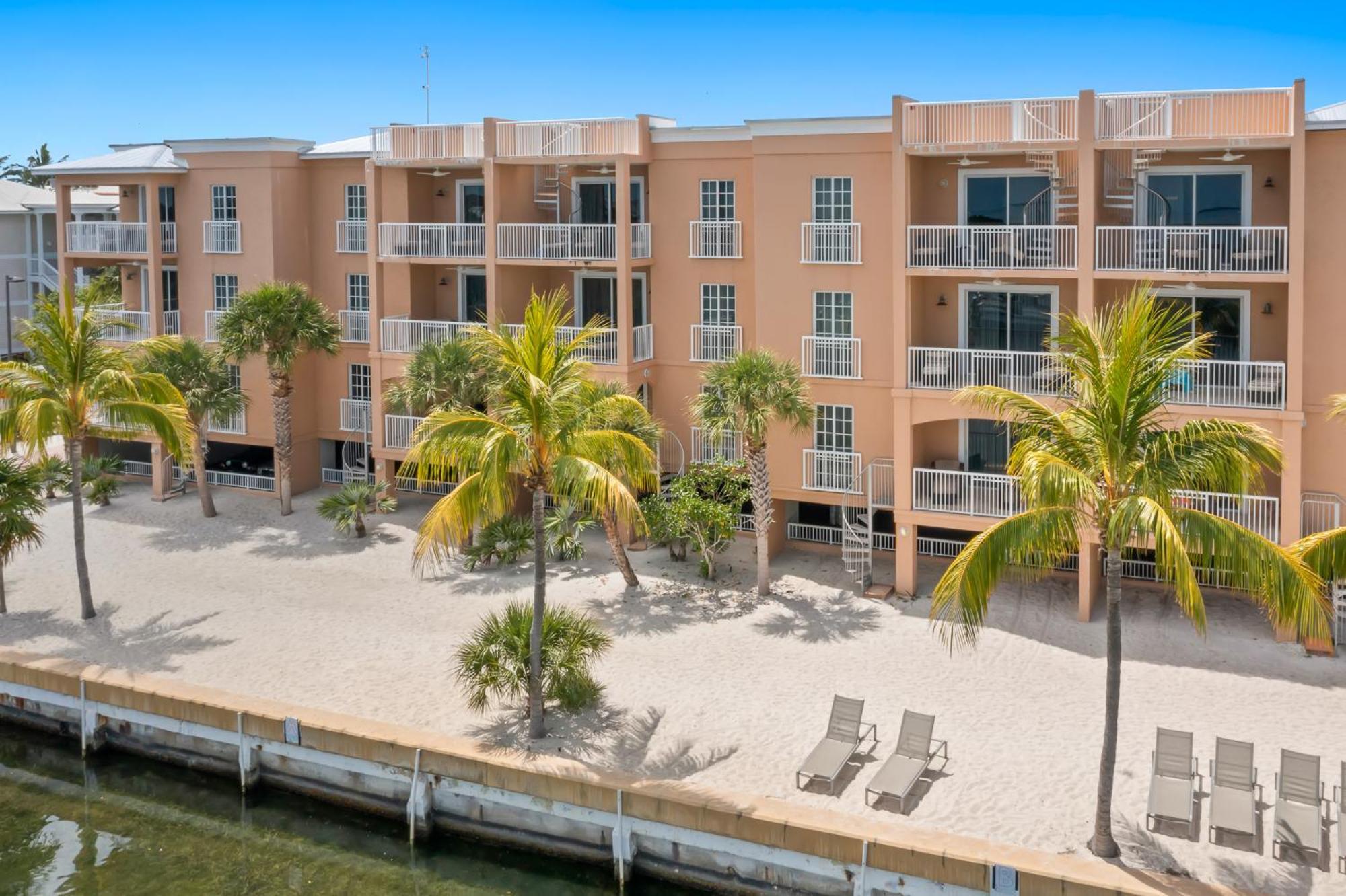 Ocean Front 1BR Suite