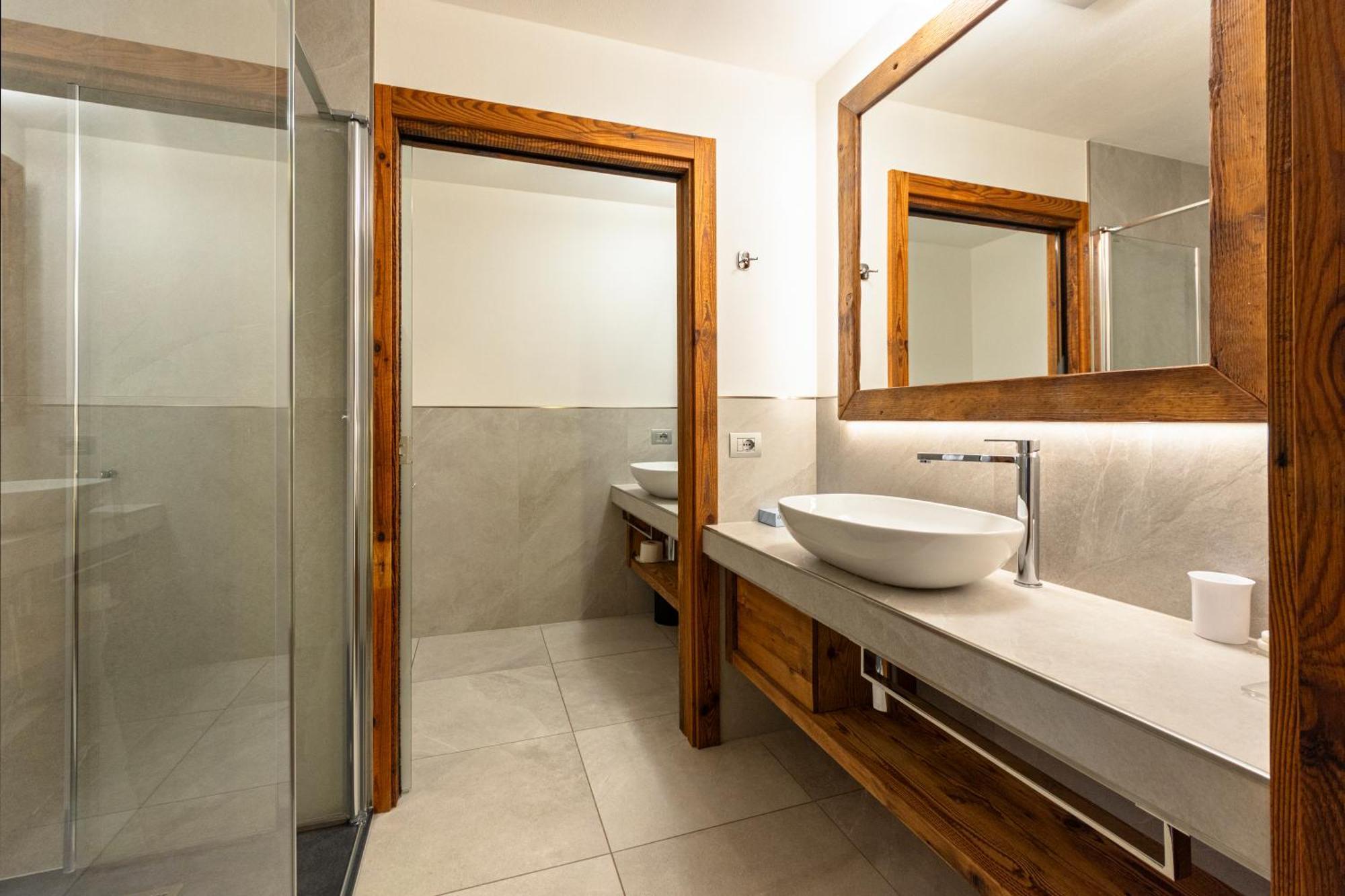 Junior Suite,1596874710:JPEG