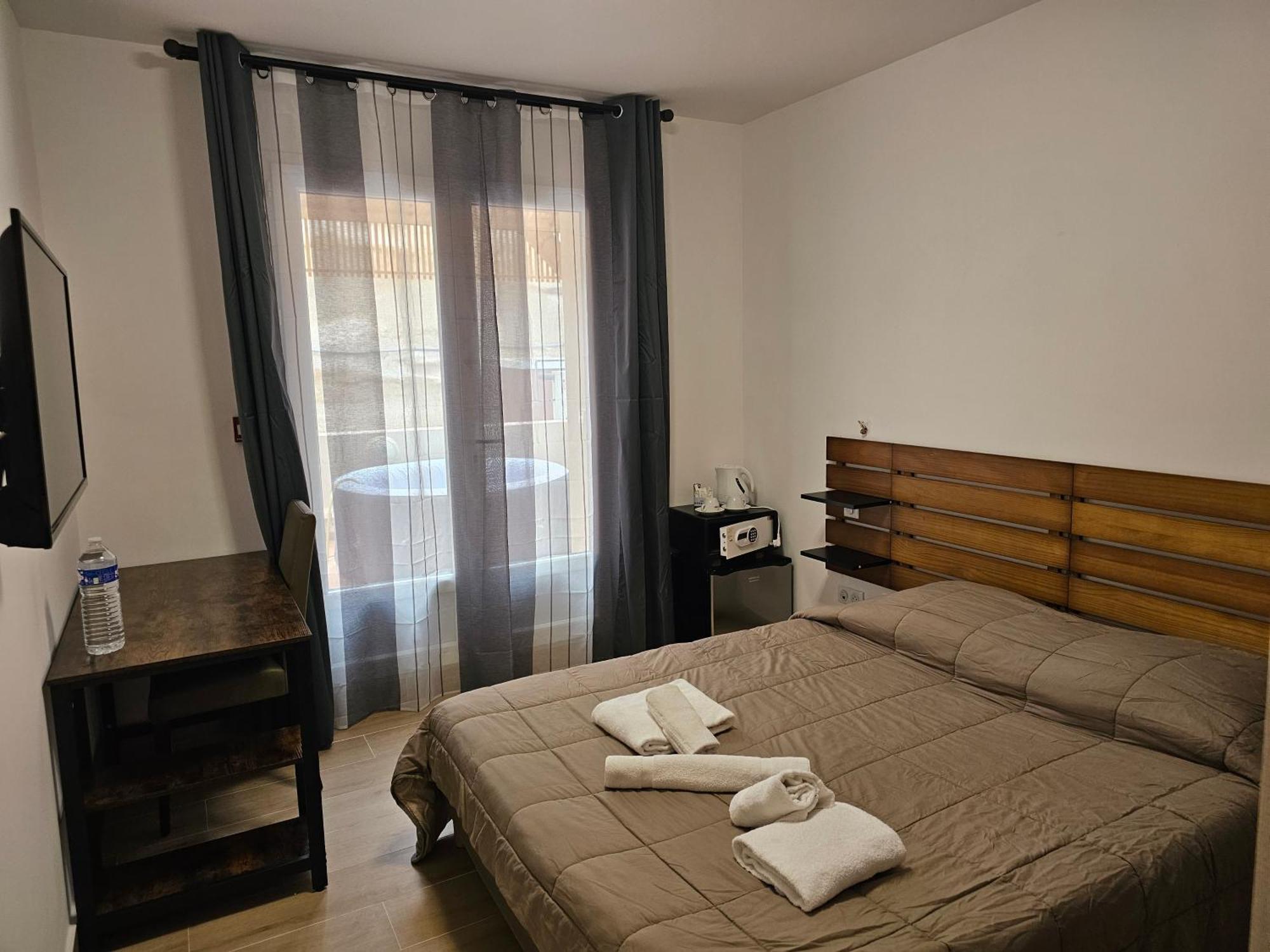 101 CHAMBRE 2 AVENUE CHARLES DE GAULLE,1596910155:JPEG