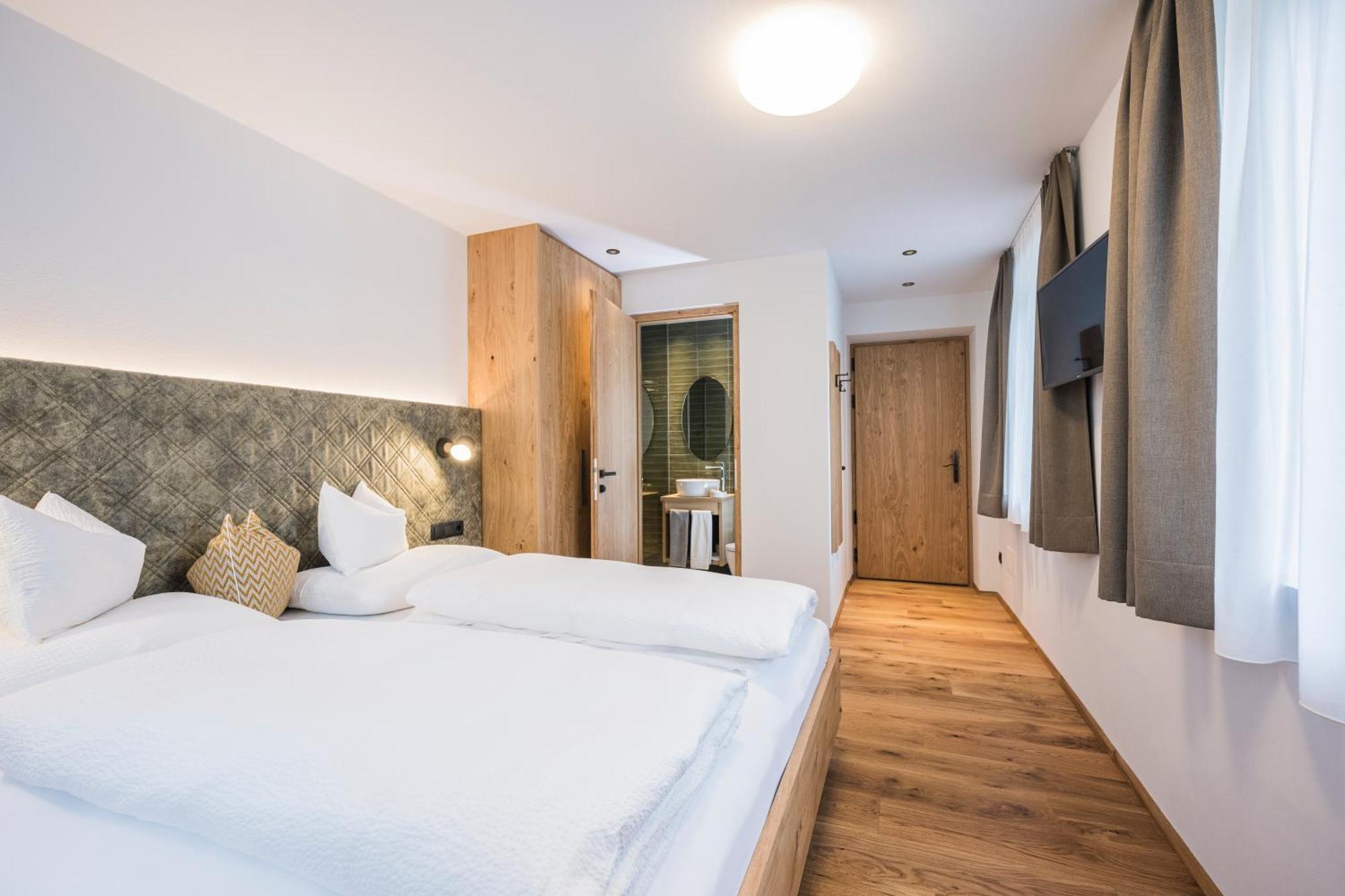 Superior Double Room,1623710769:JPEG