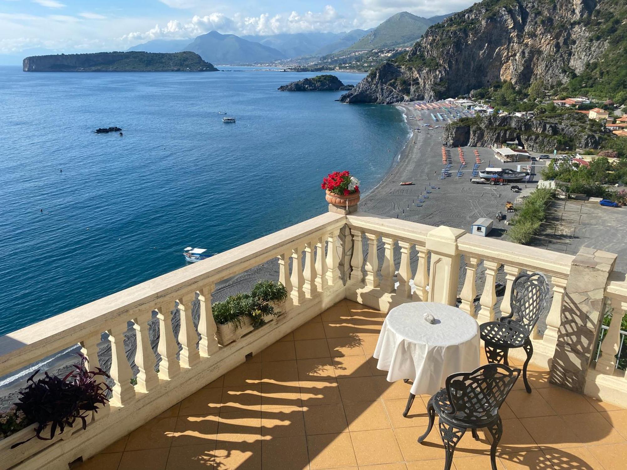 Deluxe Suite Sea View