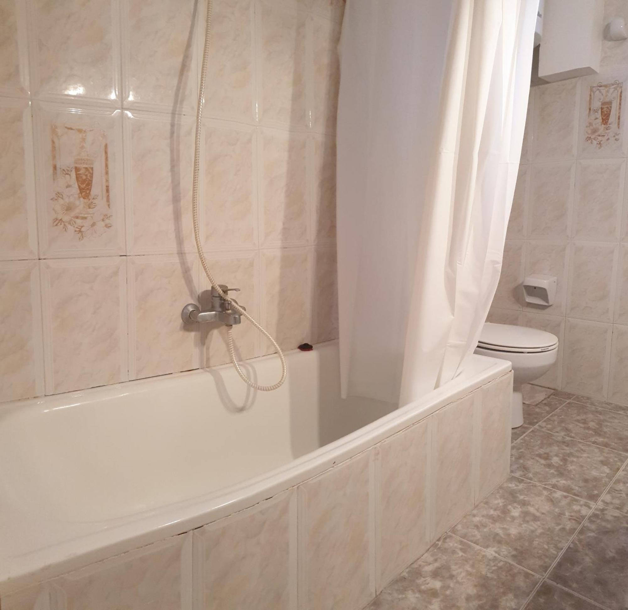 Double Room Private Bathroom,1597055772:JPEG