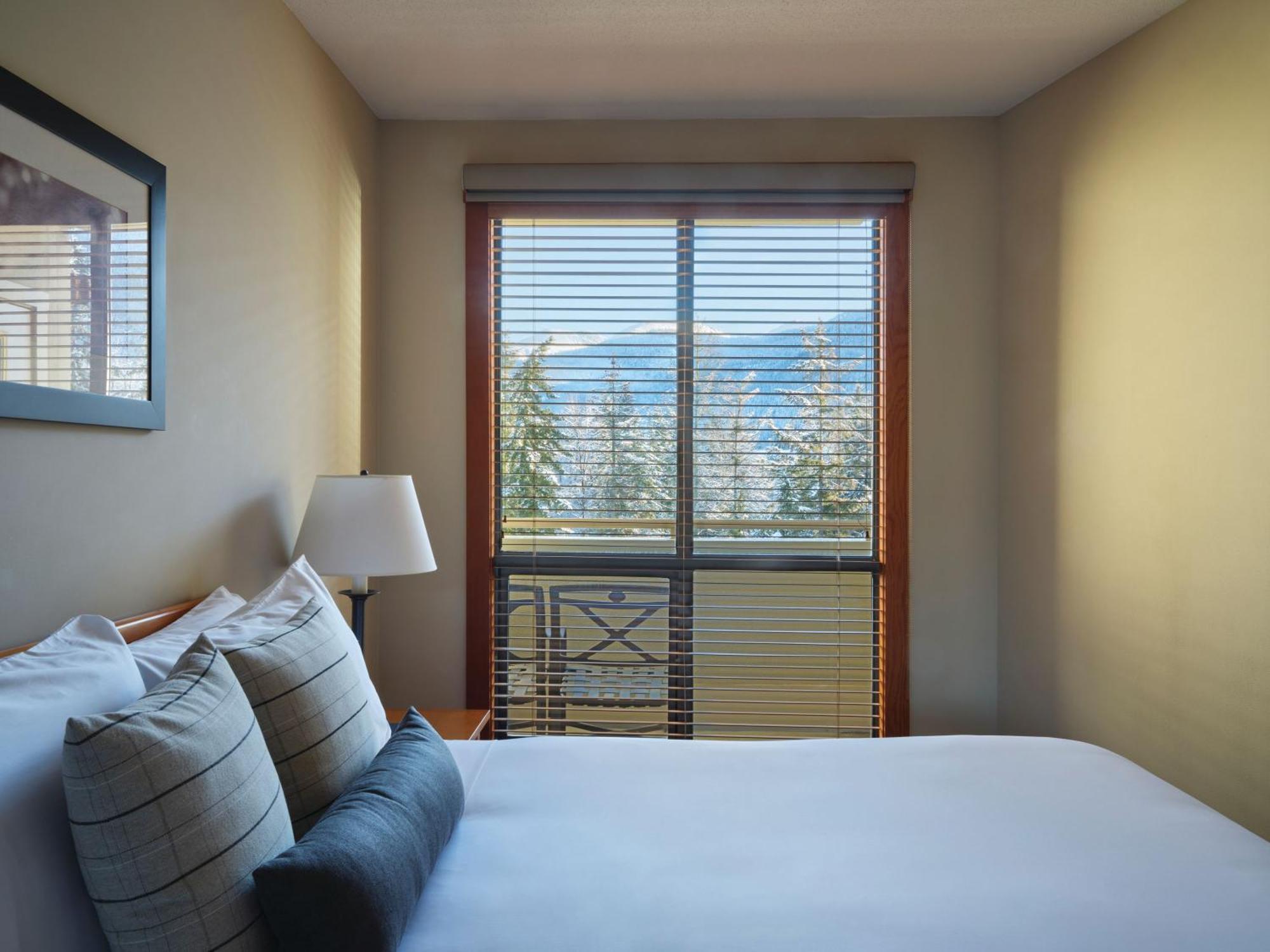 One Bedroom Lower Floor Suite