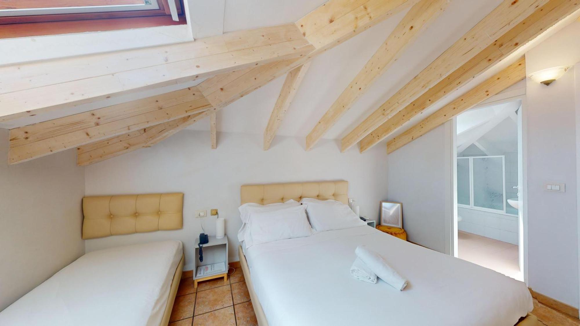 Double or Twin Room,1597556781:JPEG