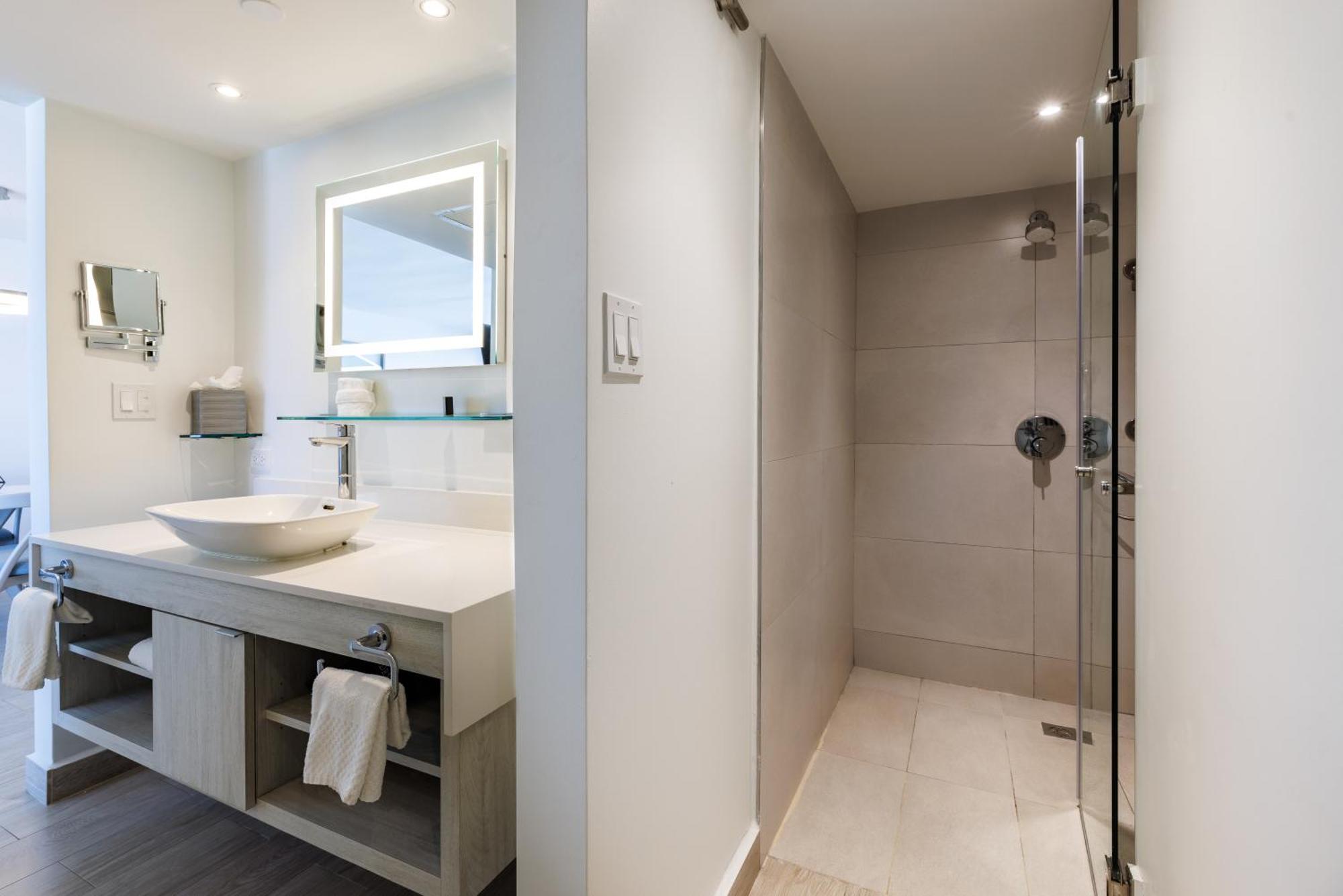 Penthouse Suite,1597567199:JPEG