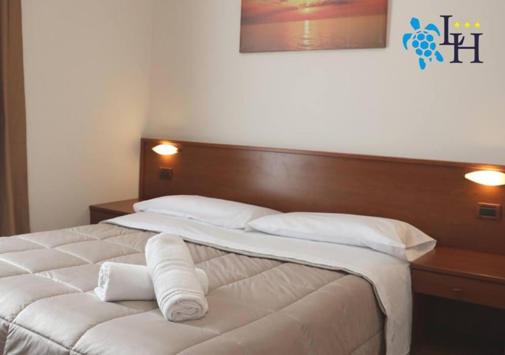 Double or Twin Room,1597578359:JPEG