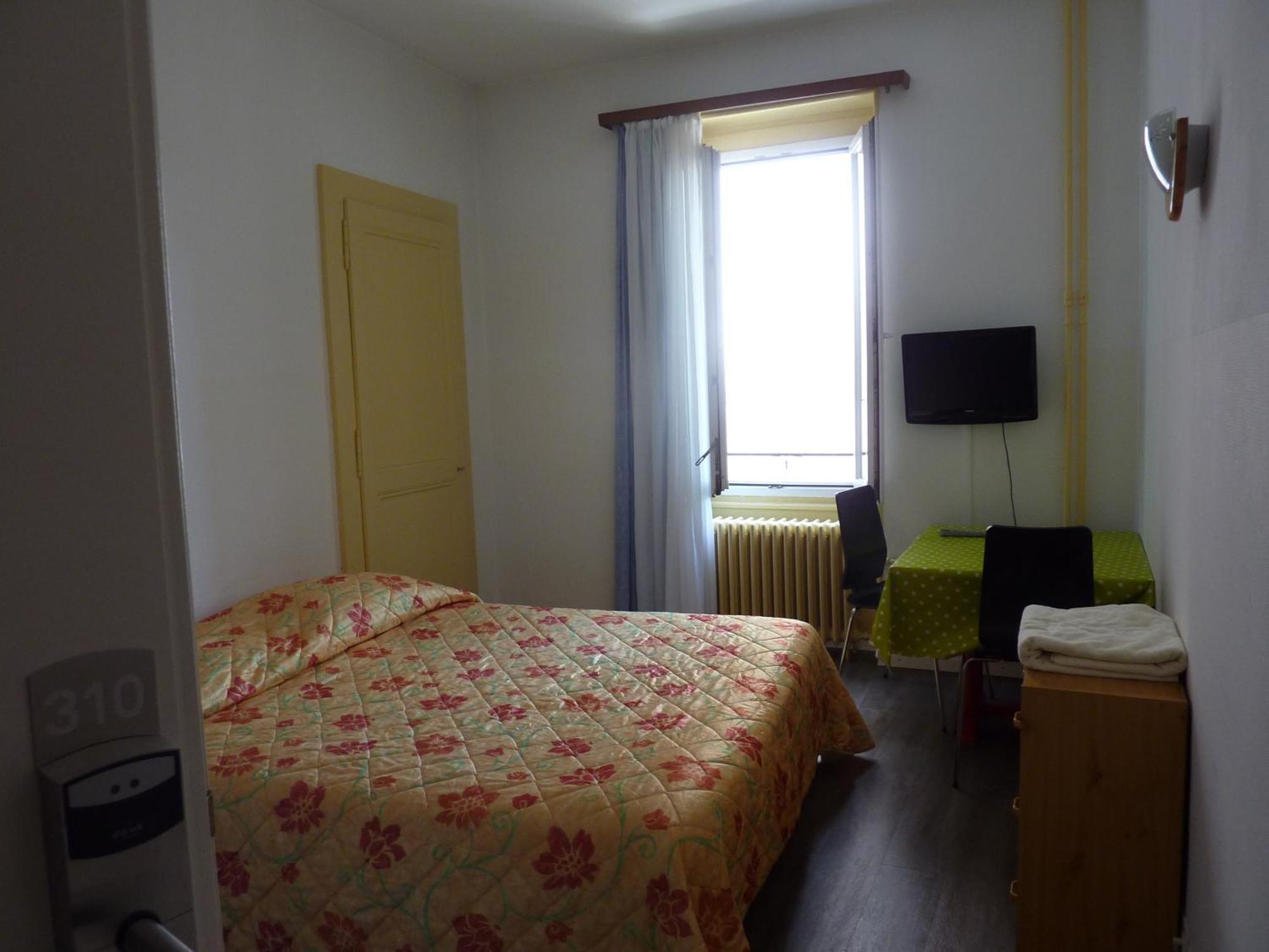Studio Économique avec Salle de Bains Commune