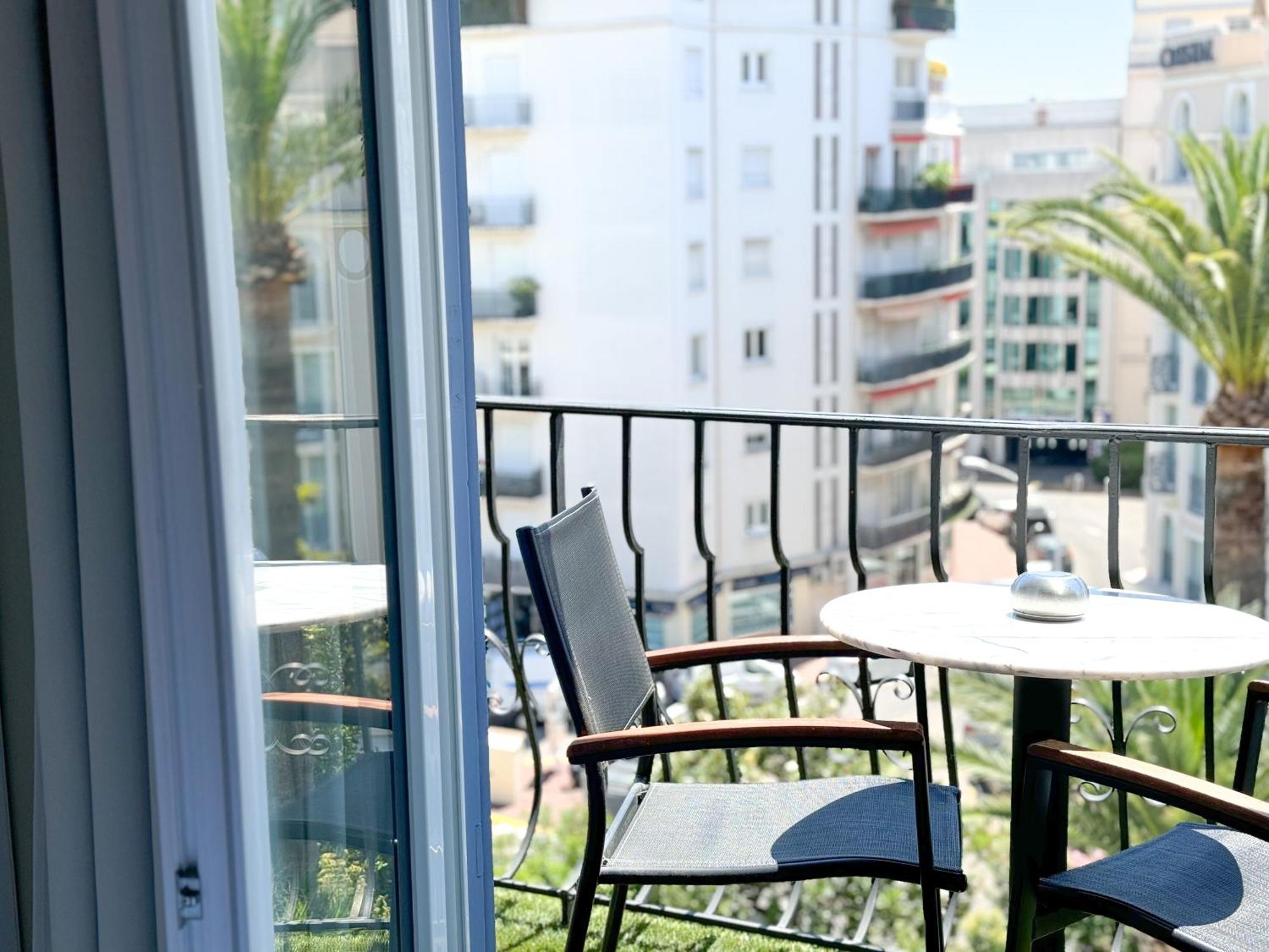 Double Room Balcony Garden View