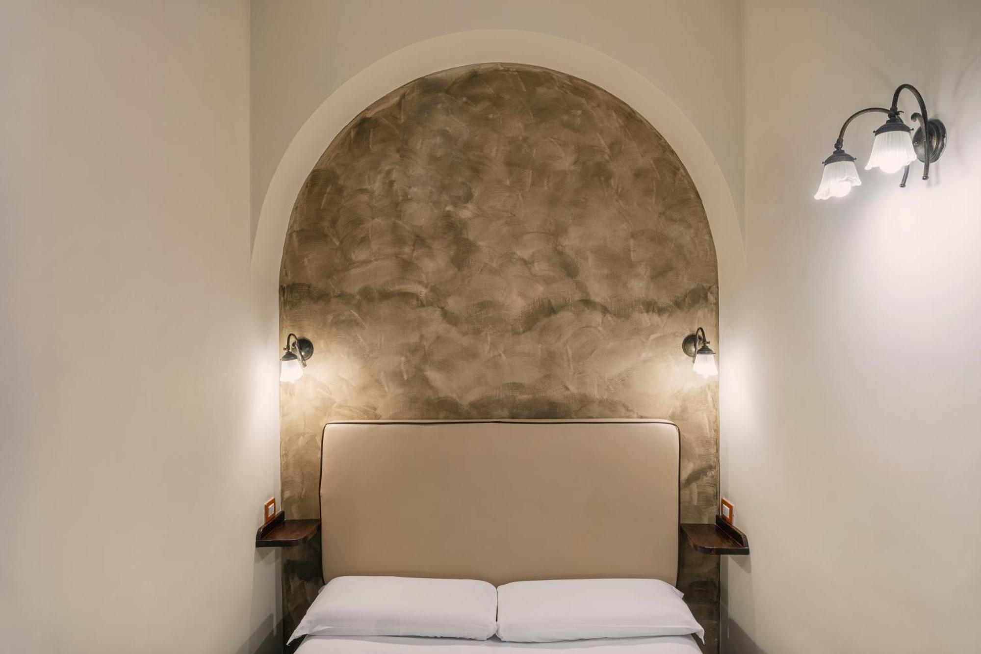 Single Room Balcony