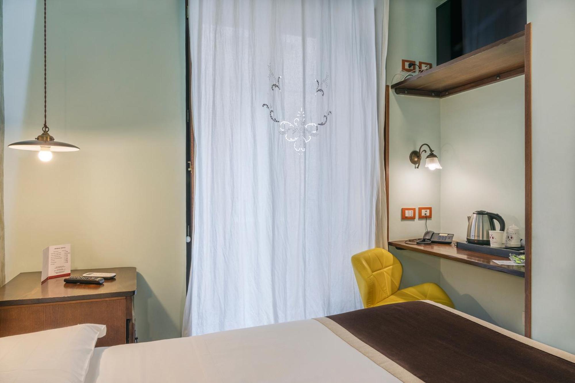 Single Room Balcony