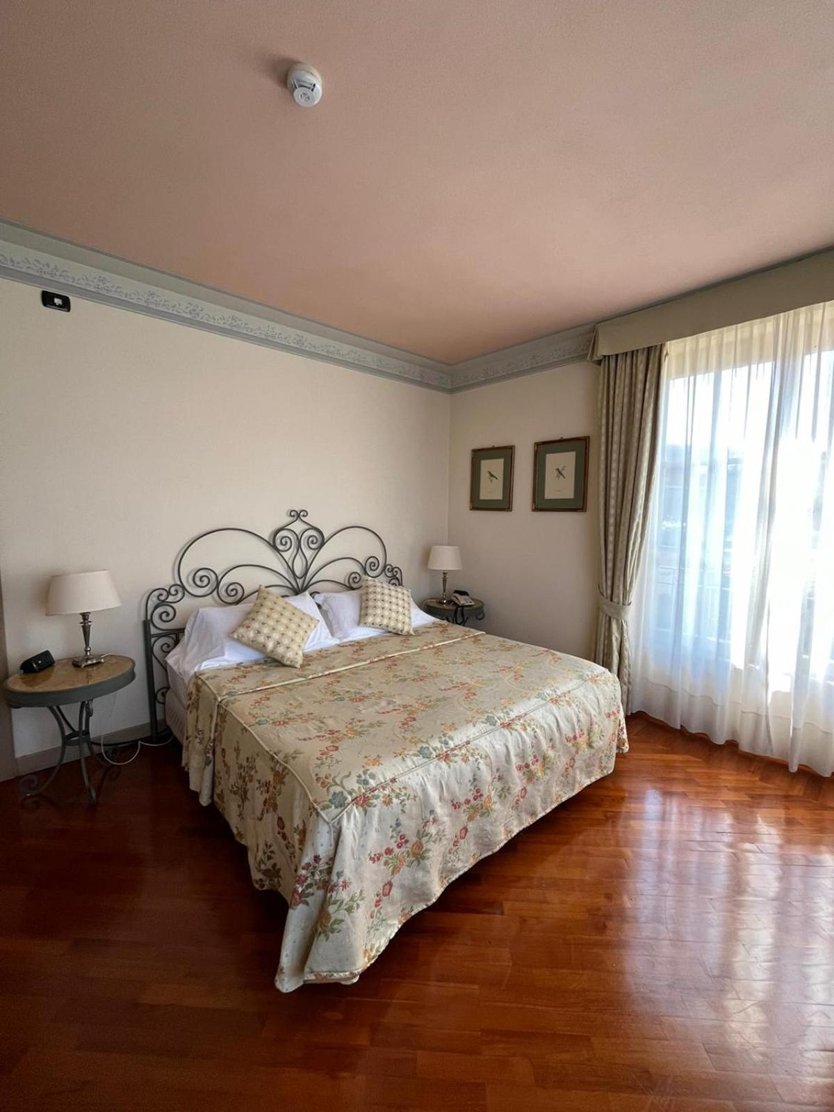 Deluxe Double or Twin Room Lake View,1598395466:JPEG