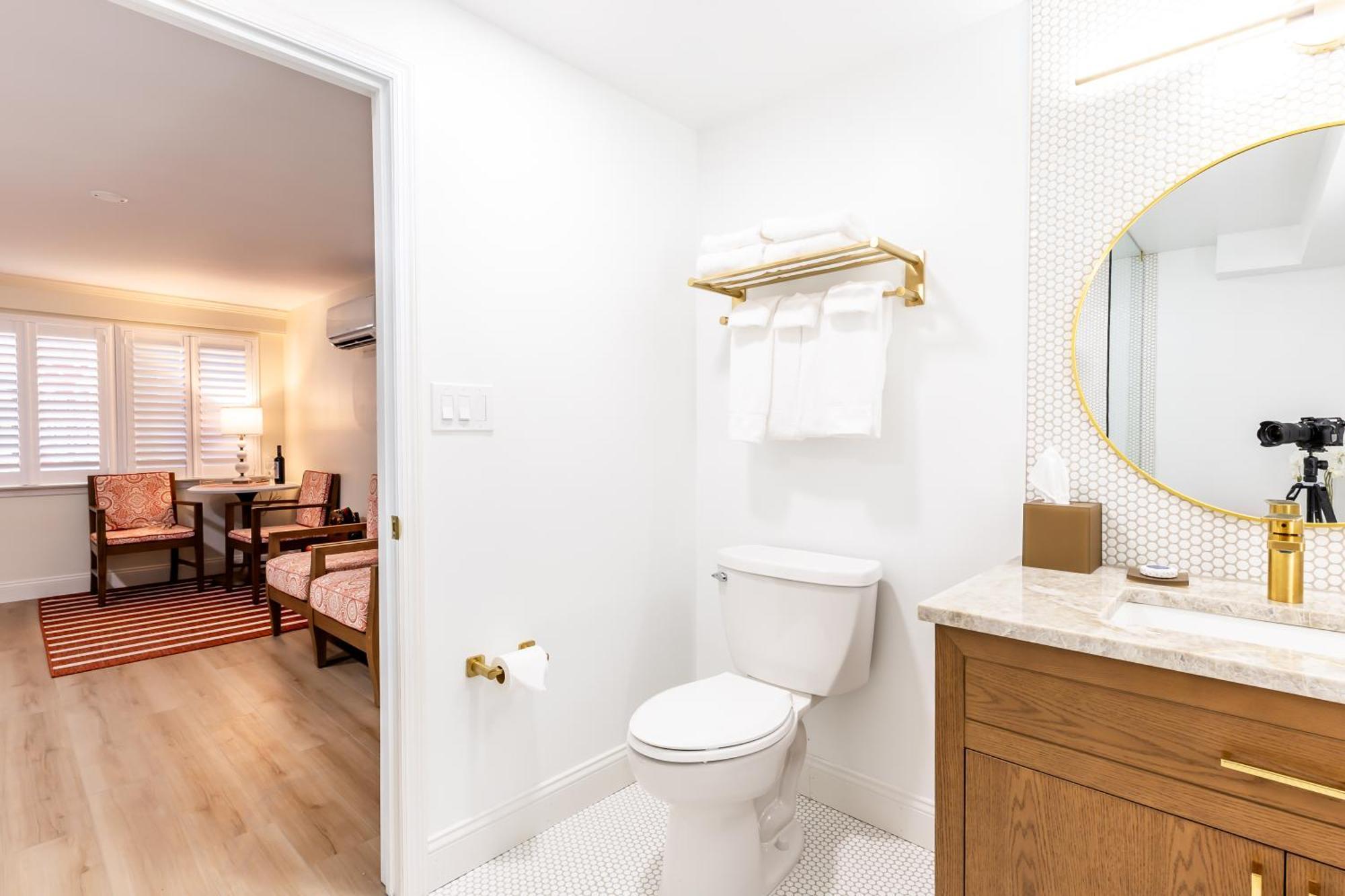 Premium King Suite
