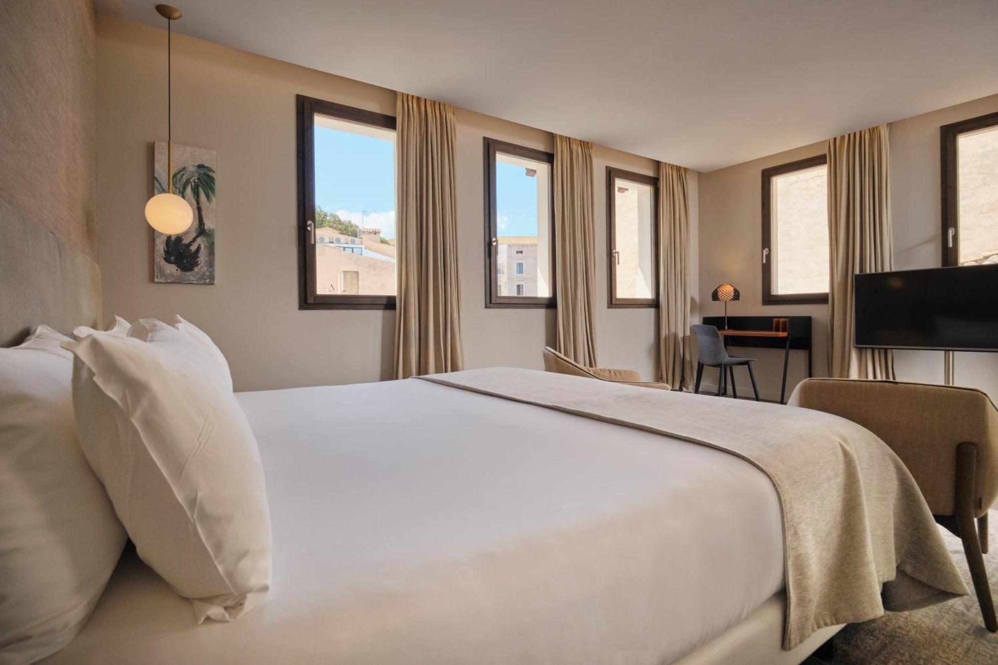 Junior Suite,1598430390:JPEG