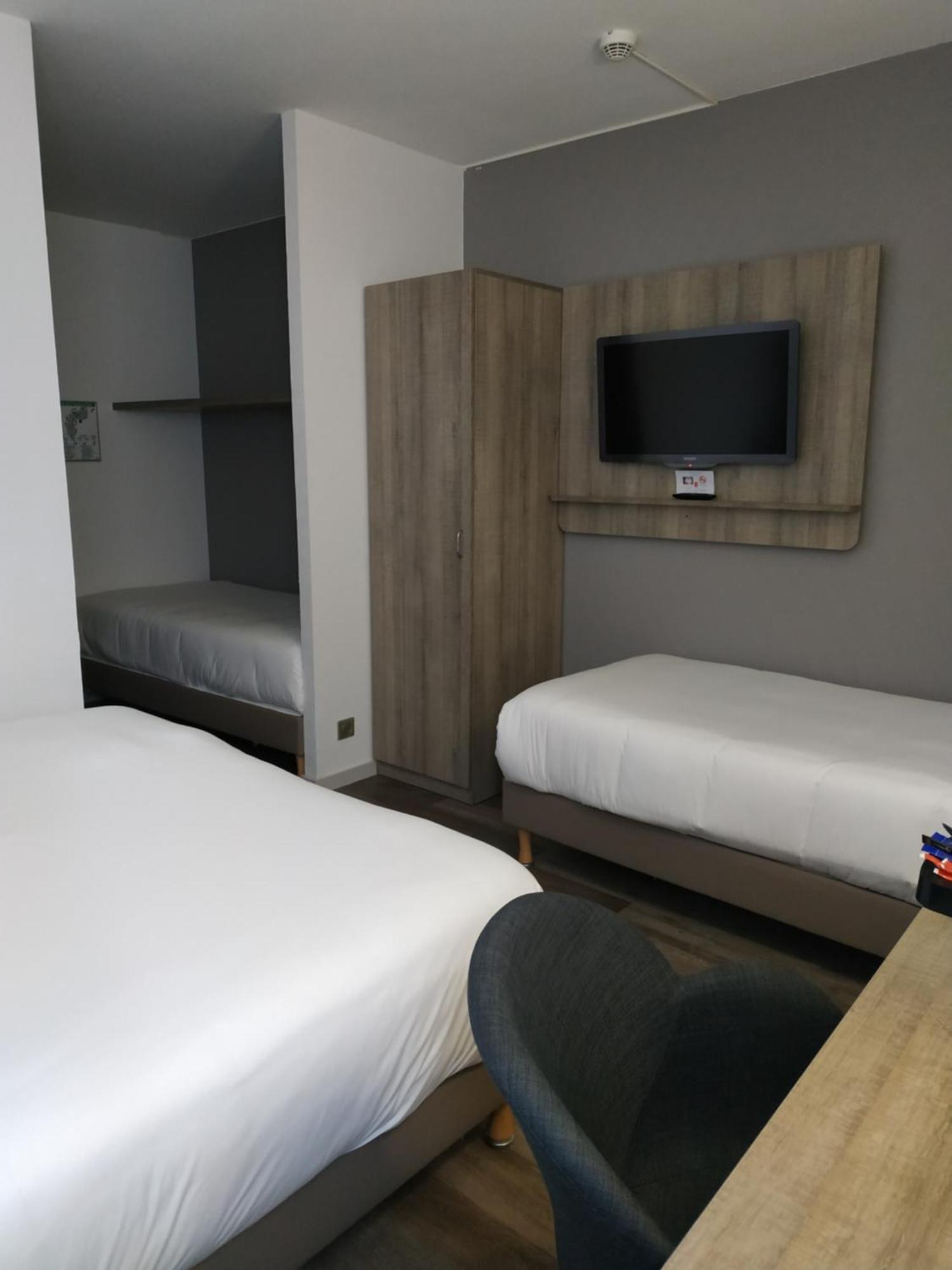 Family Room,1598430941:JPEG