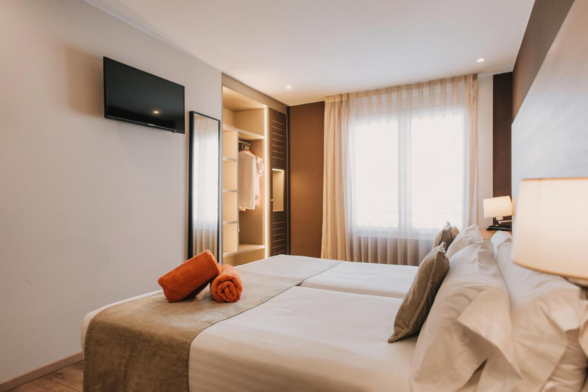 Double or Twin Room,1589146387:JPEG