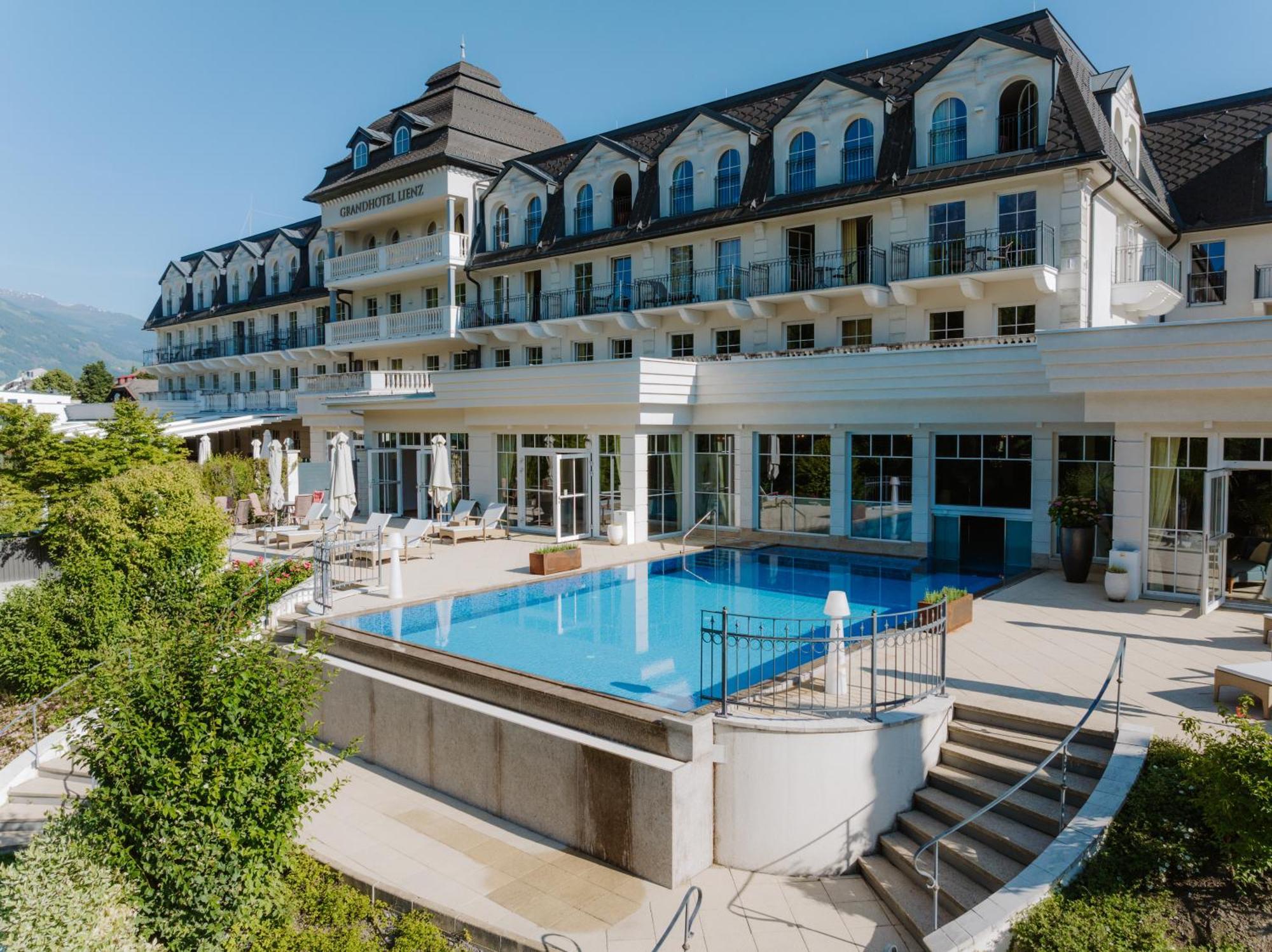Royal Suite Balcony River Mountain View
