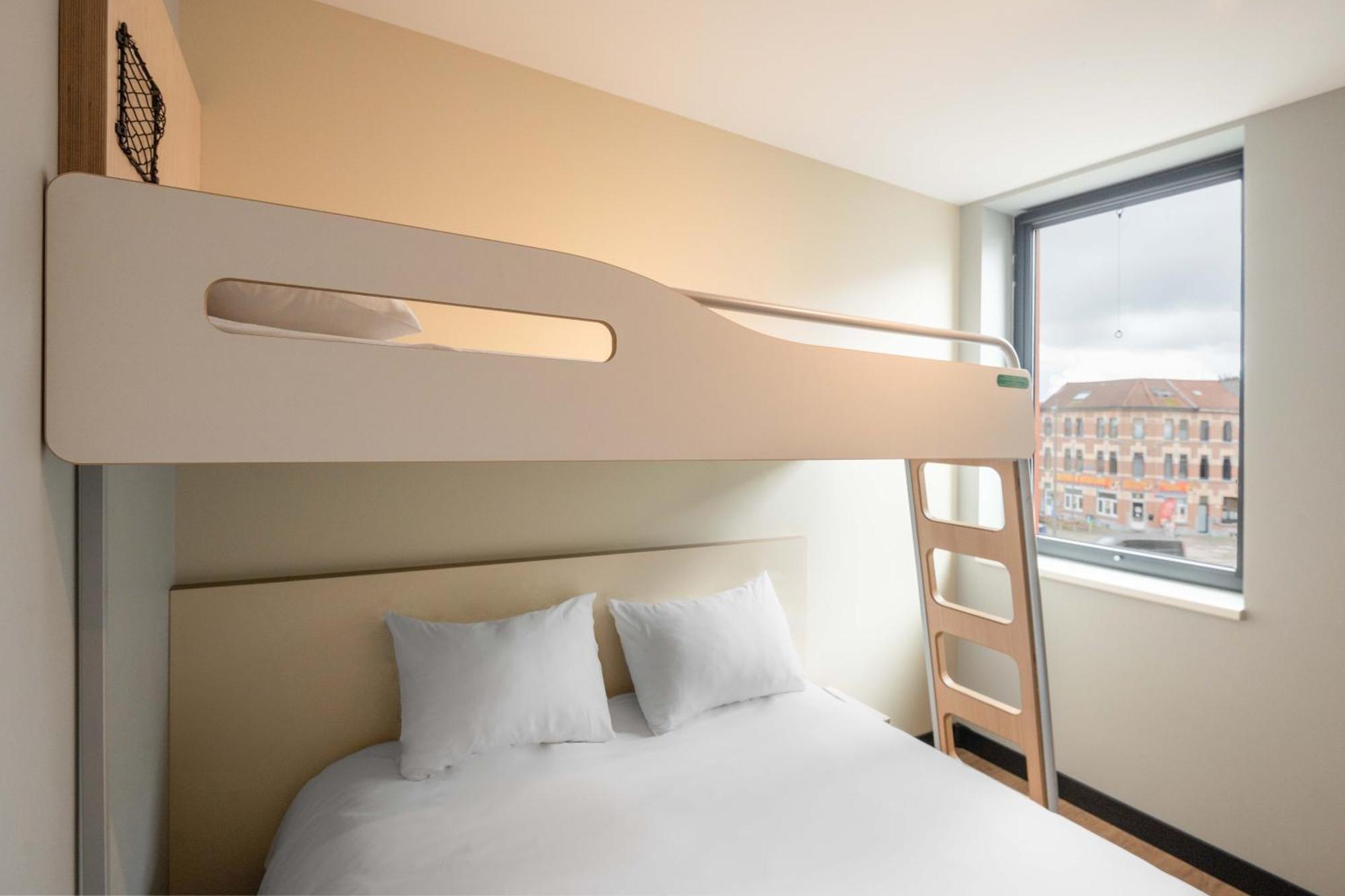 Triple Room One Double Bed One Bunk Bed