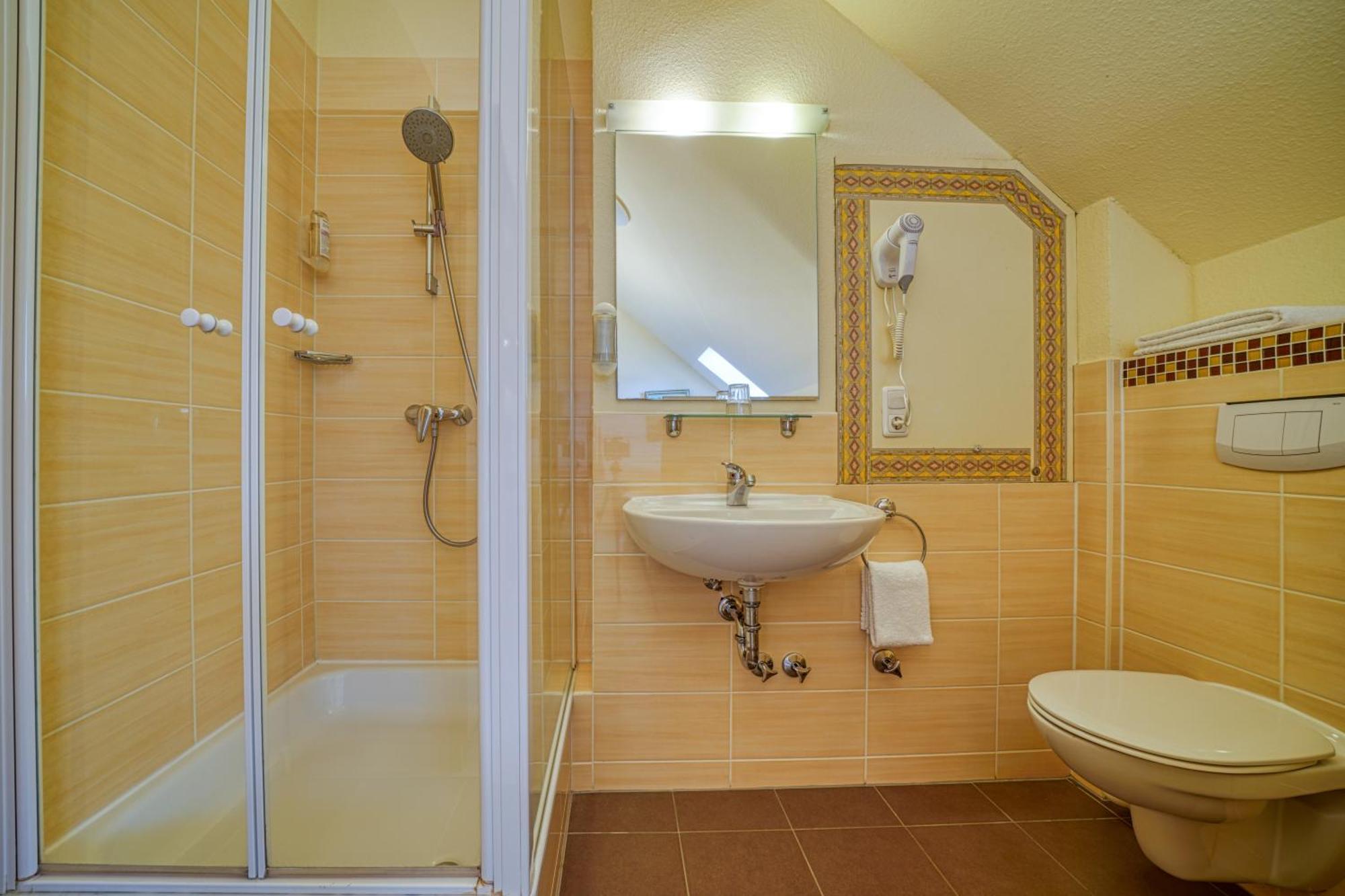 Single Room,1598905431:JPEG