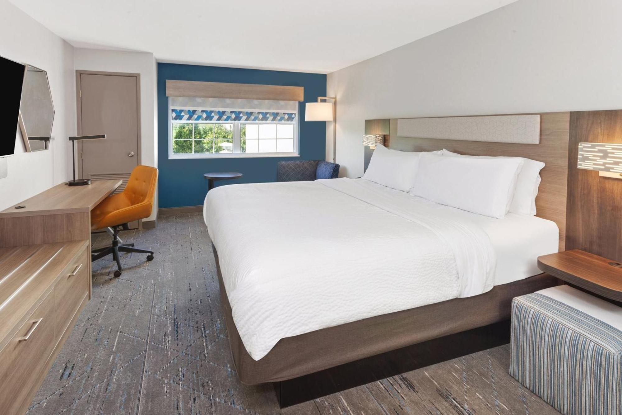 Standard King Room