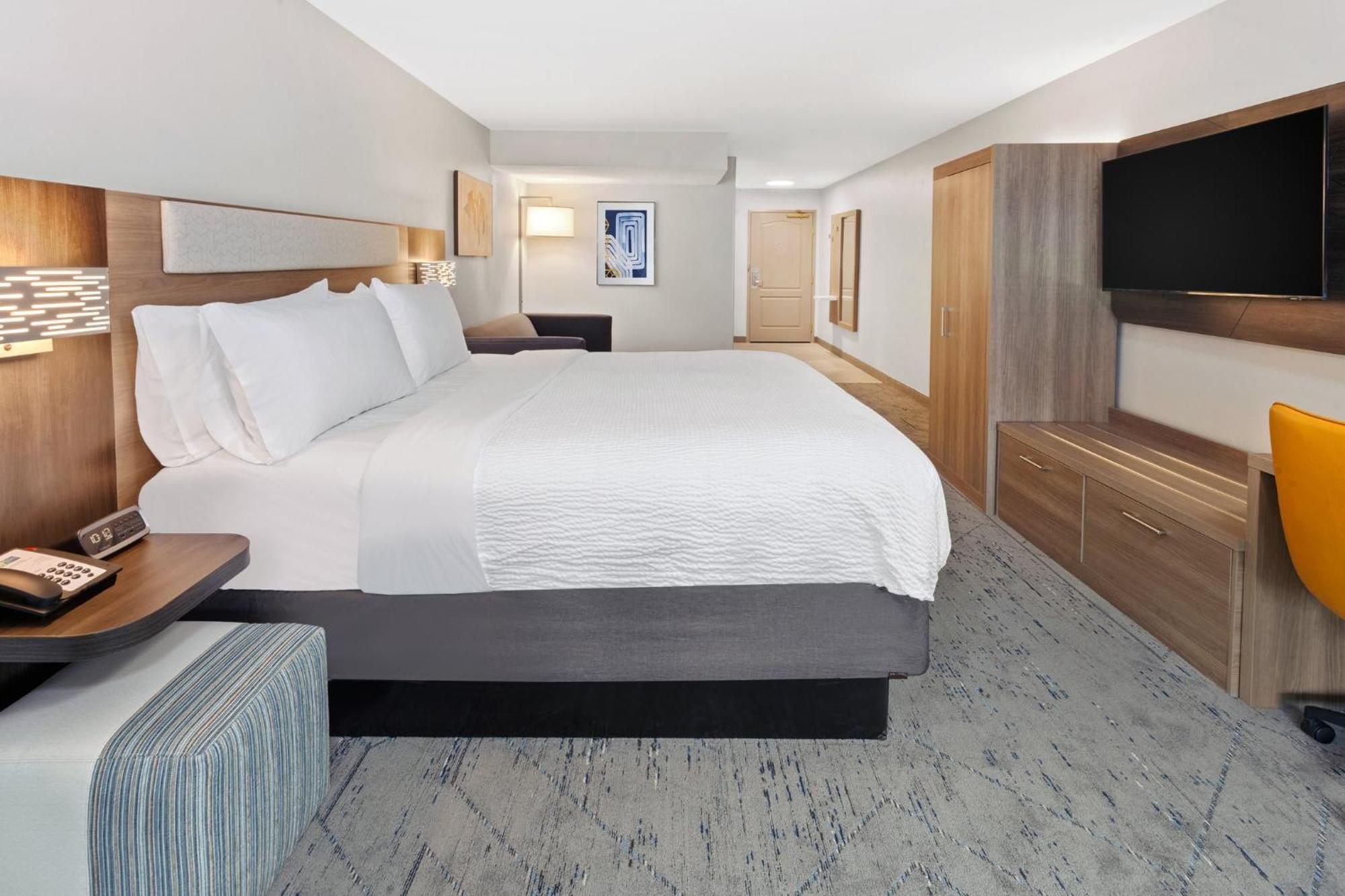 Standard King Room