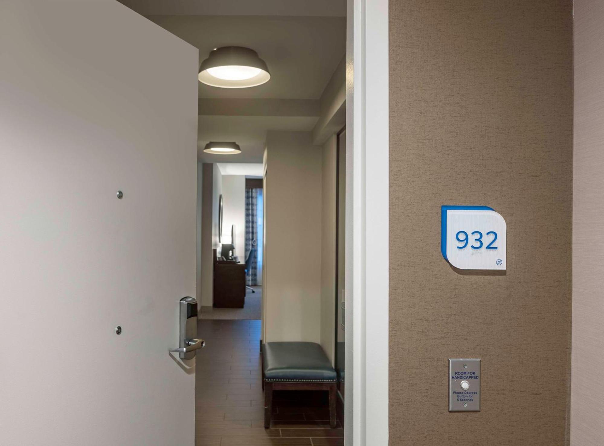 King Room Hearing Access,1598916656:JPEG