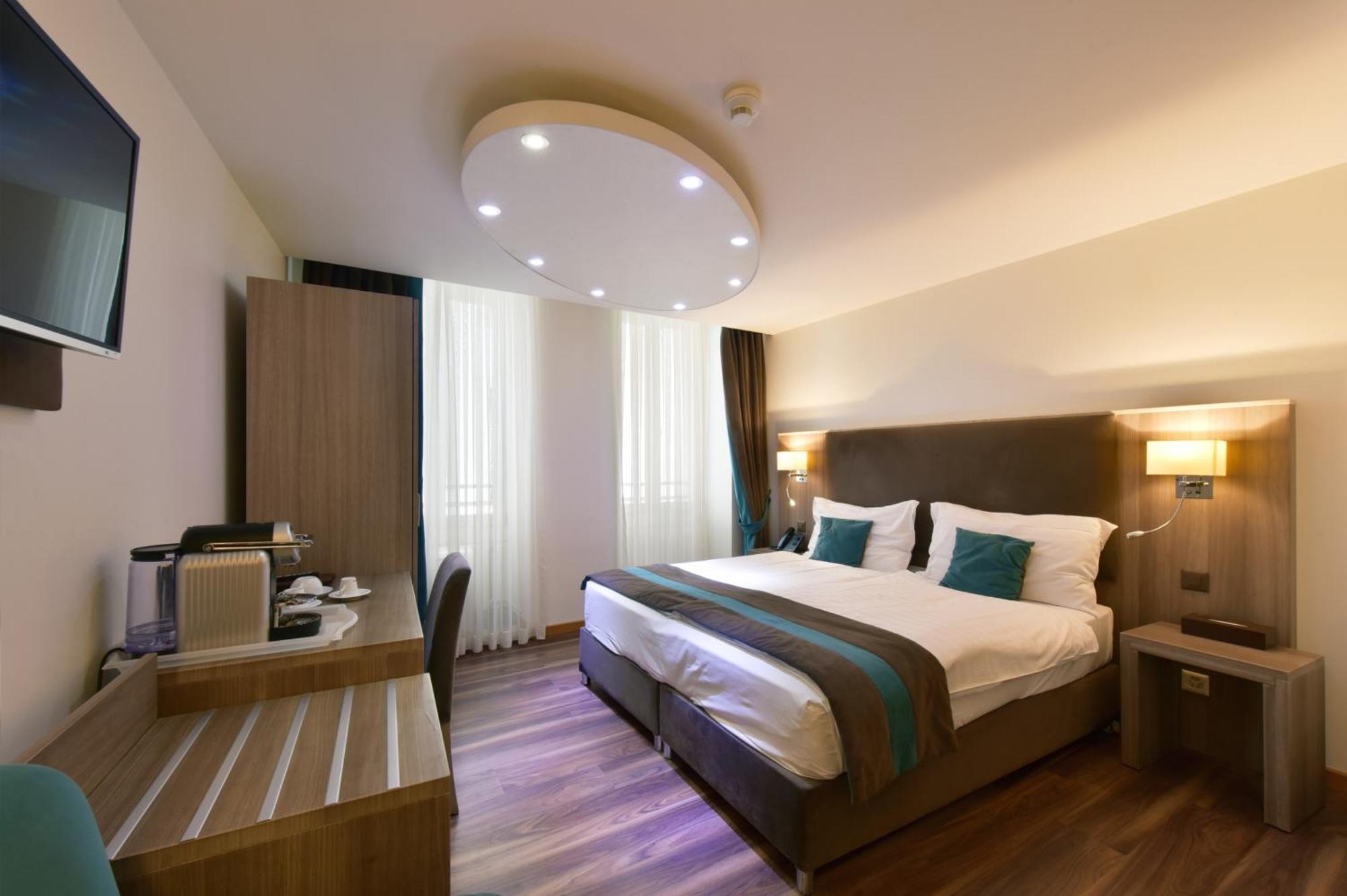 Triple Room,1598923770:JPEG