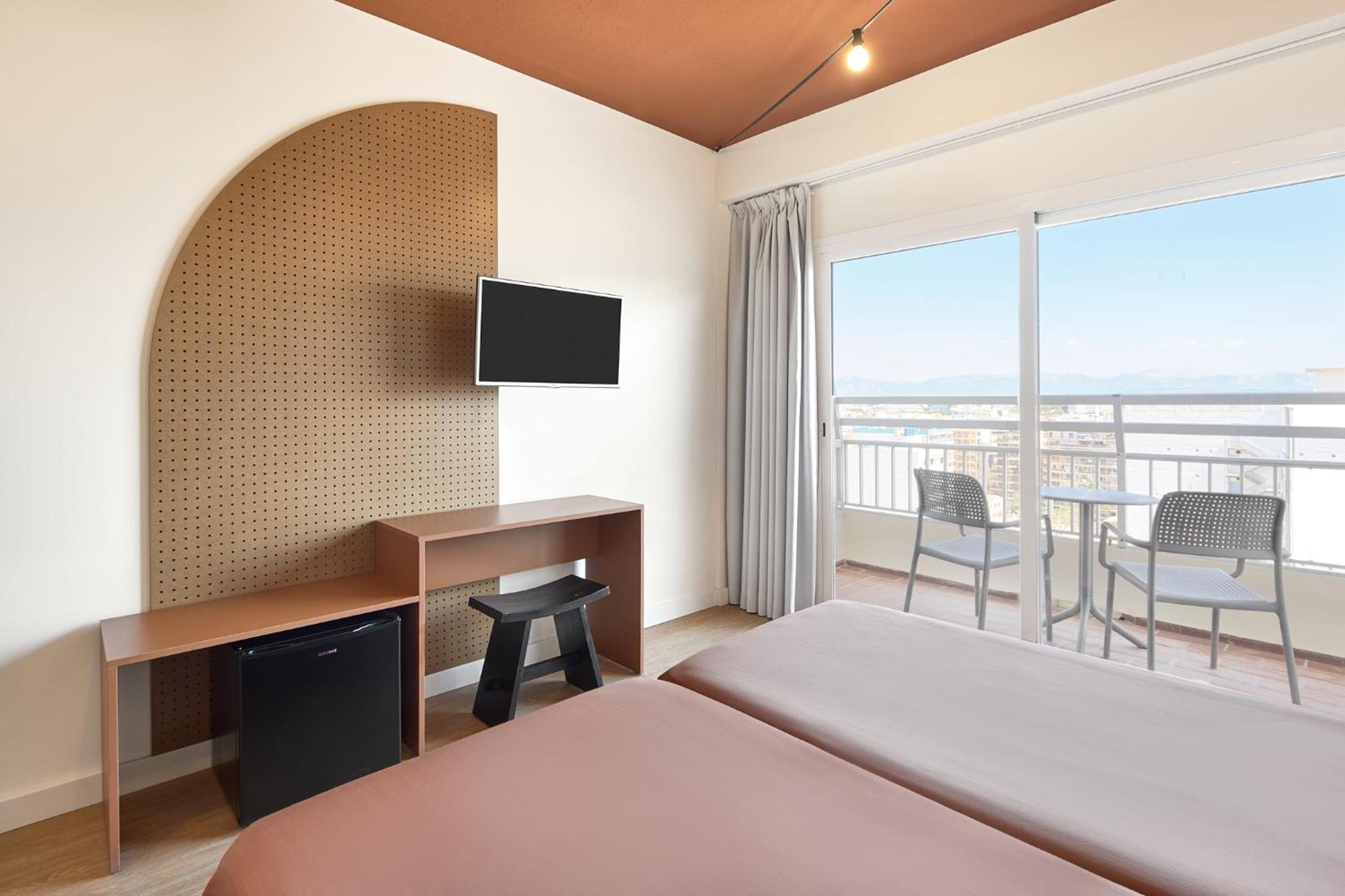 Double Room Side Sea View Bed & Unlimited Brunch