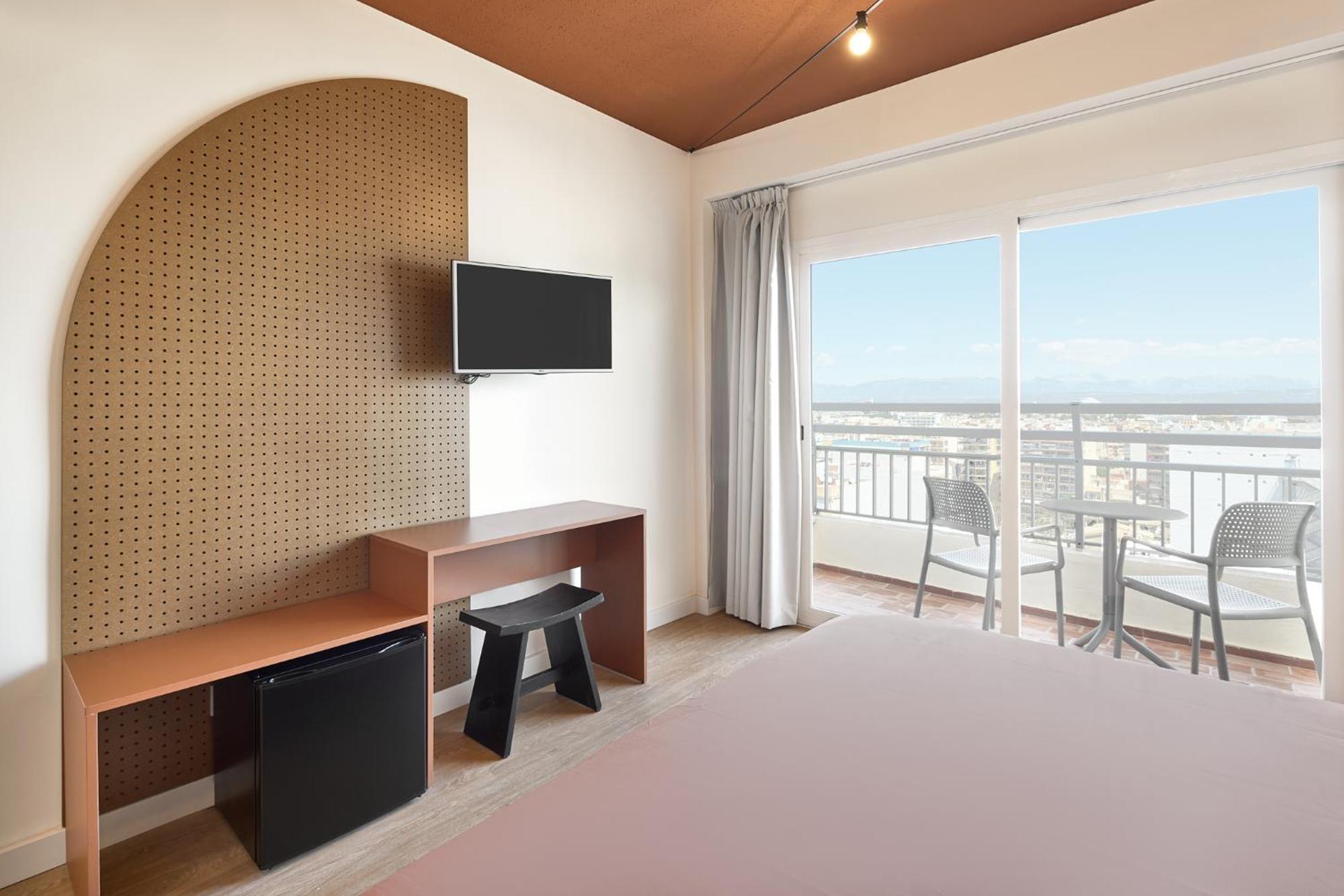 Double Room Side Sea View Bed & Unlimited Brunch