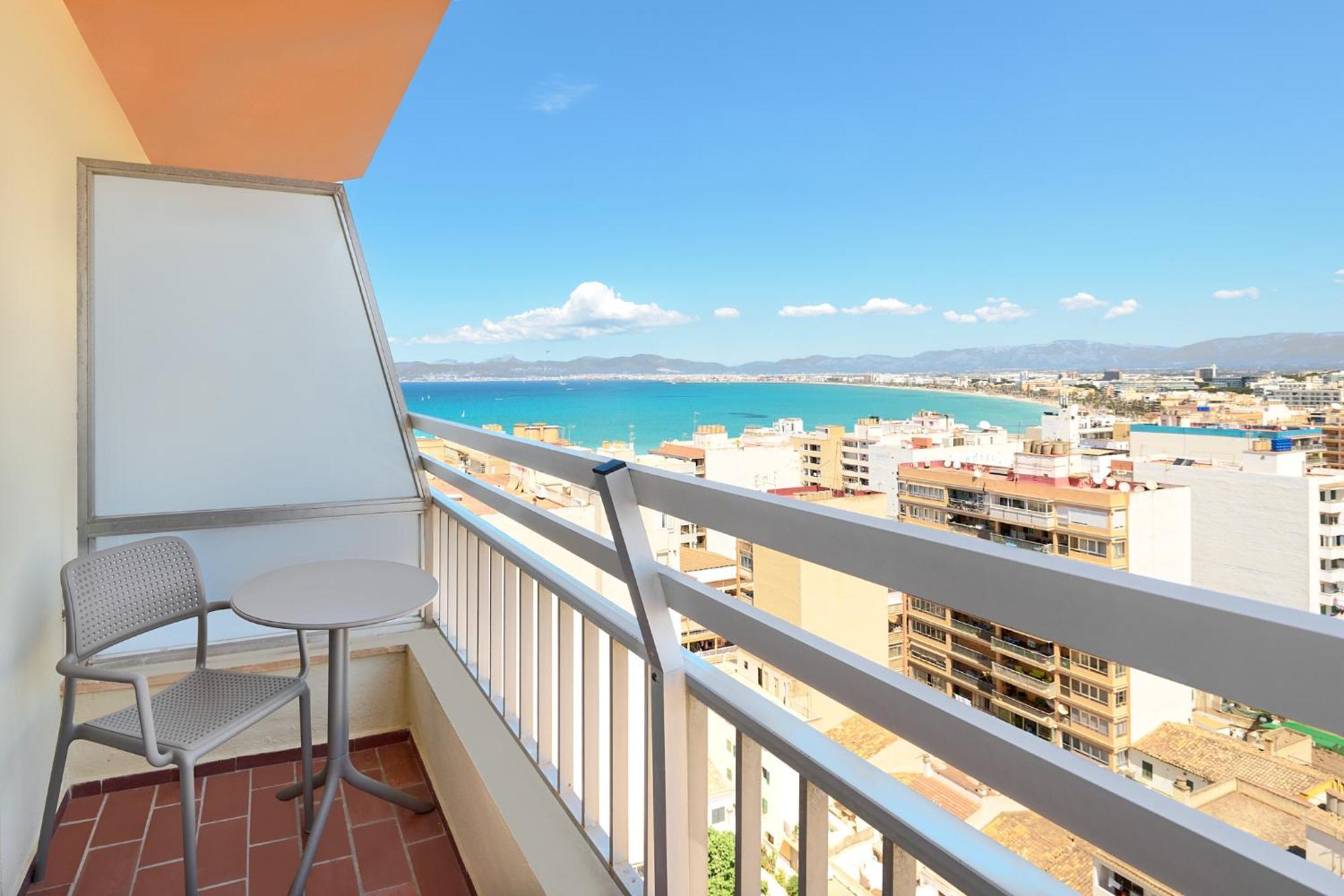 Double Room Side Sea View Bed & Unlimited Brunch