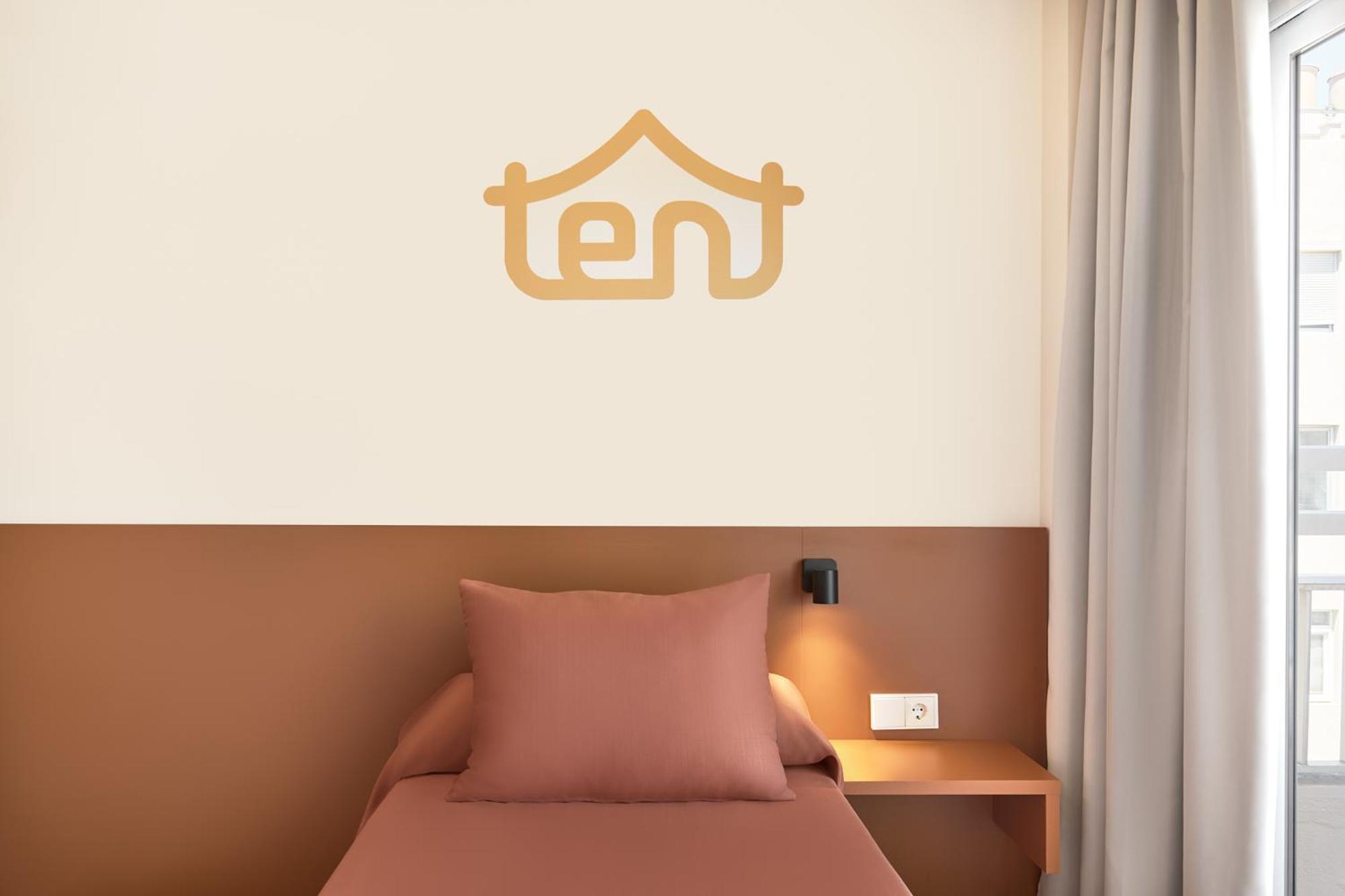 Single Room - Bed & Unlimited Brunch,1599640581:JPEG