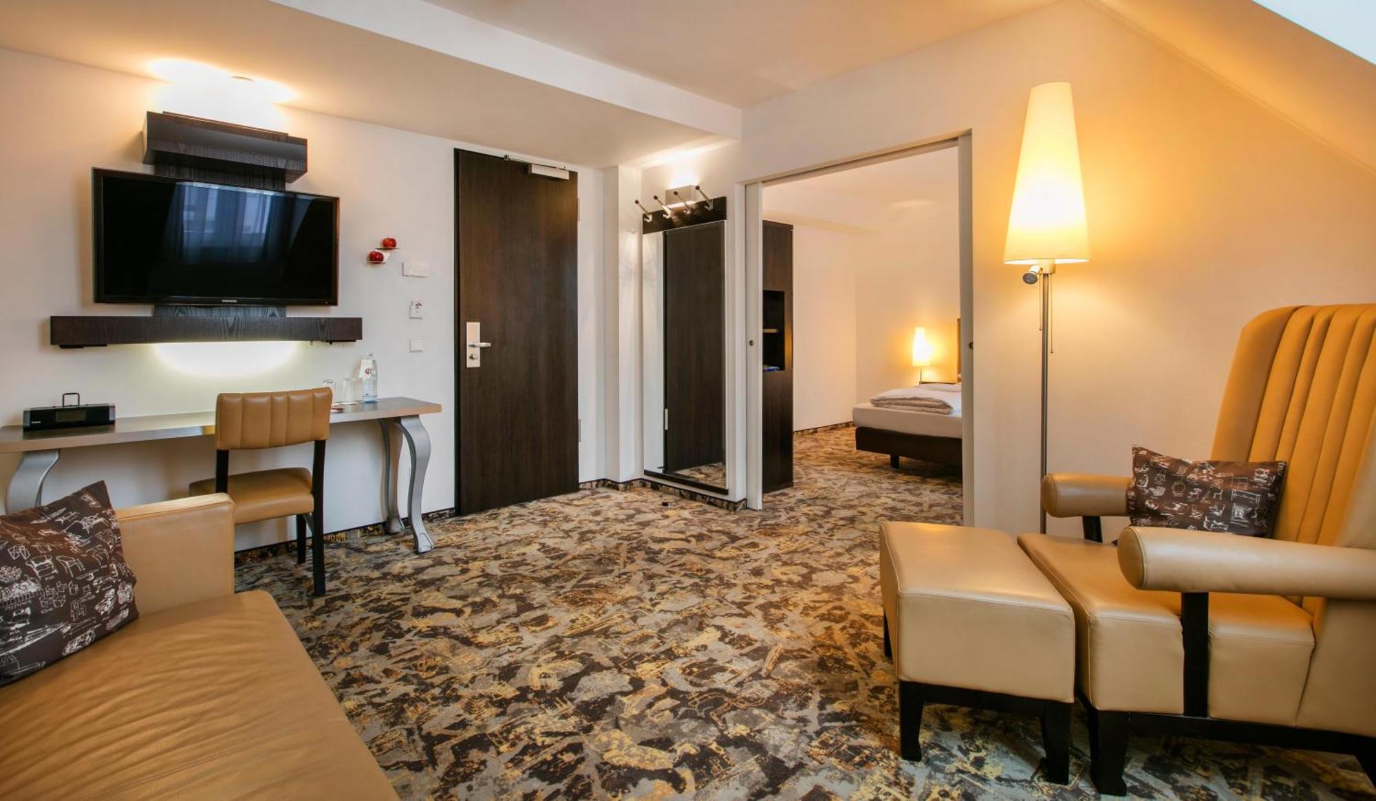 Junior Suite,1599641880:JPEG
