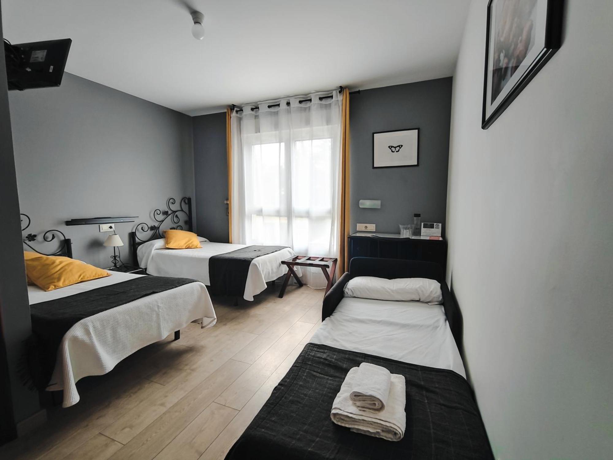 Triple Room,1599642582:JPEG