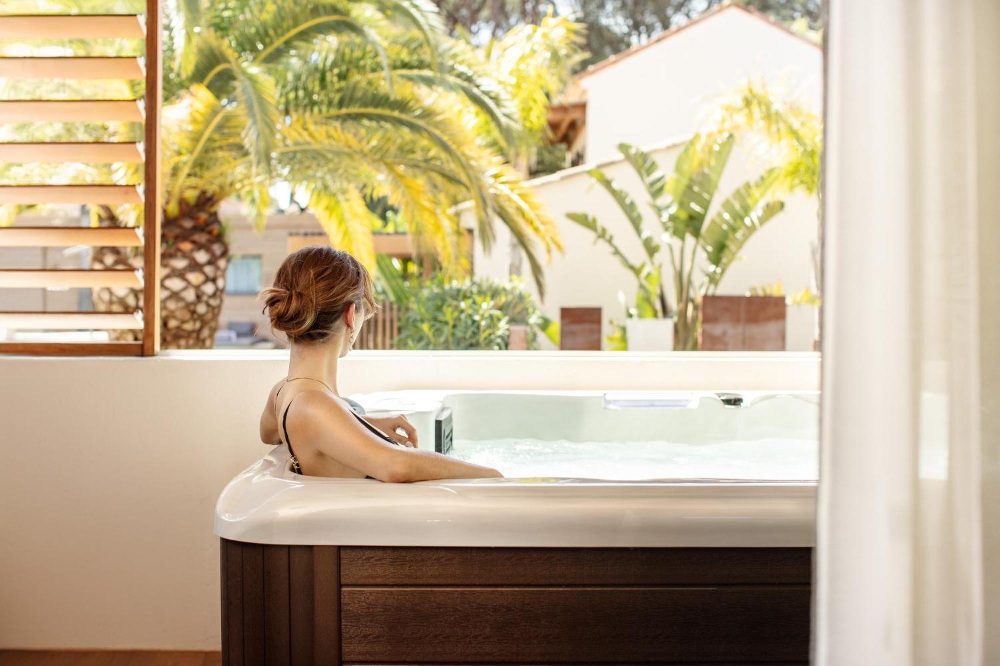 Suite Spa Bath,1599649254:JPEG