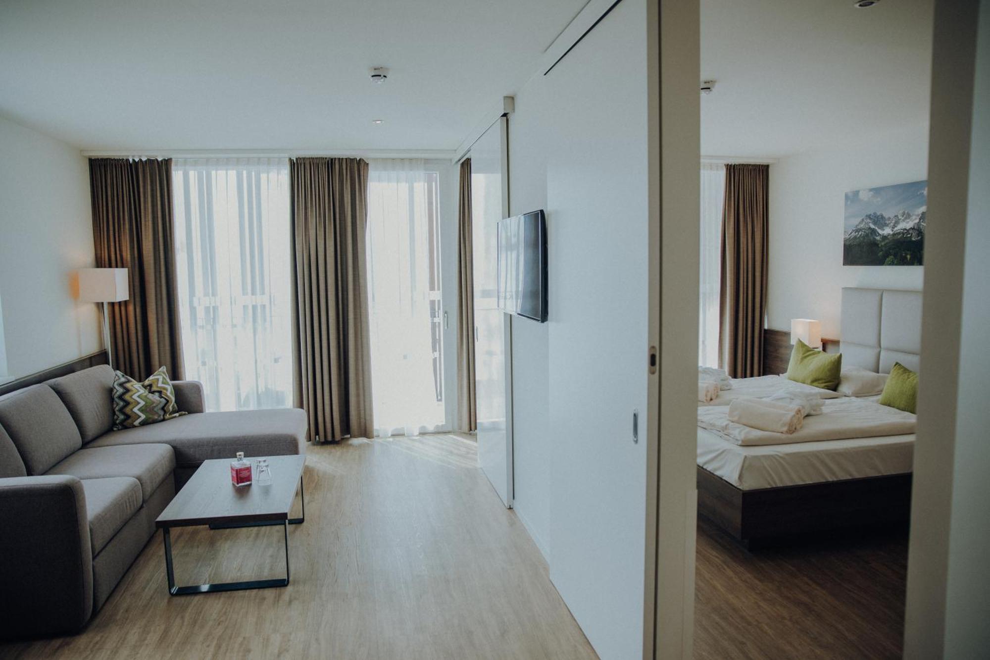 Junior Suite,1599651812:JPEG