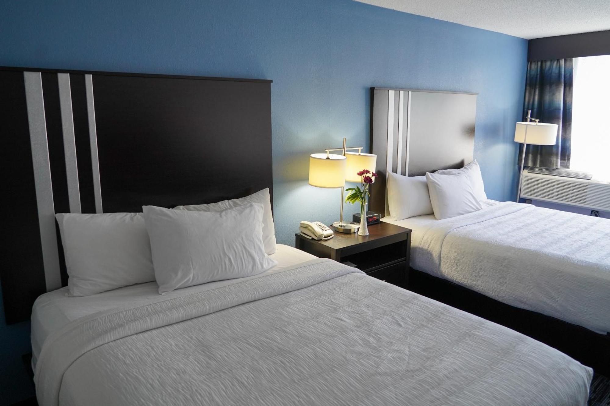 Standard Queen Room