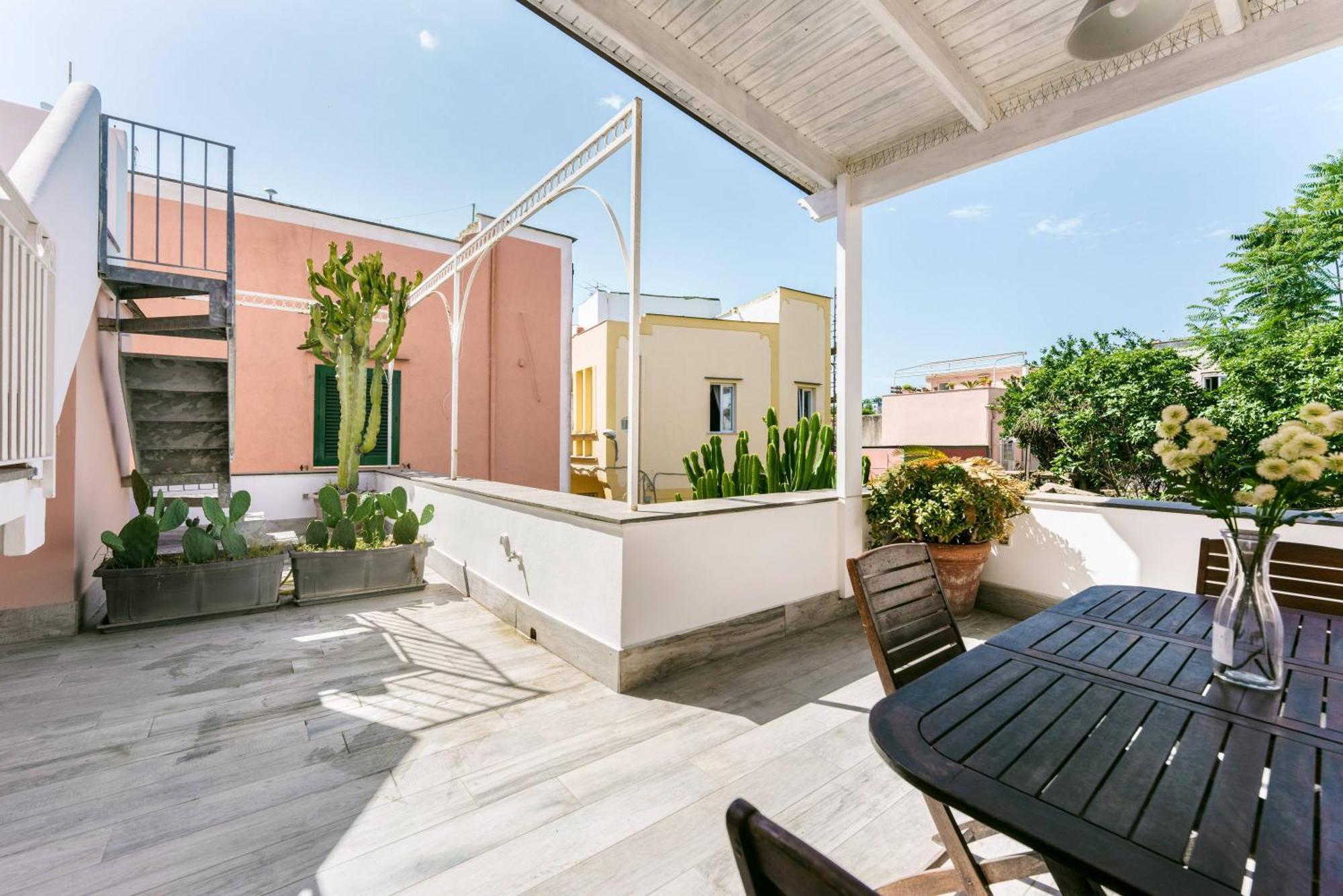 Studio Apartment Balcony,1599655737:JPEG