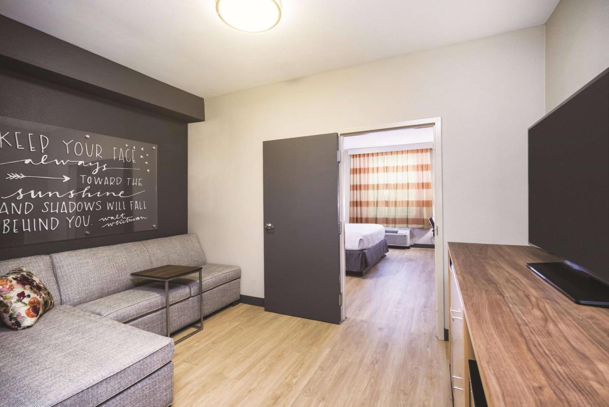 One-Bedroom King Suite Tub Grab Bars Mobility Accessible or Non-Smoking,1706509154:JPEG