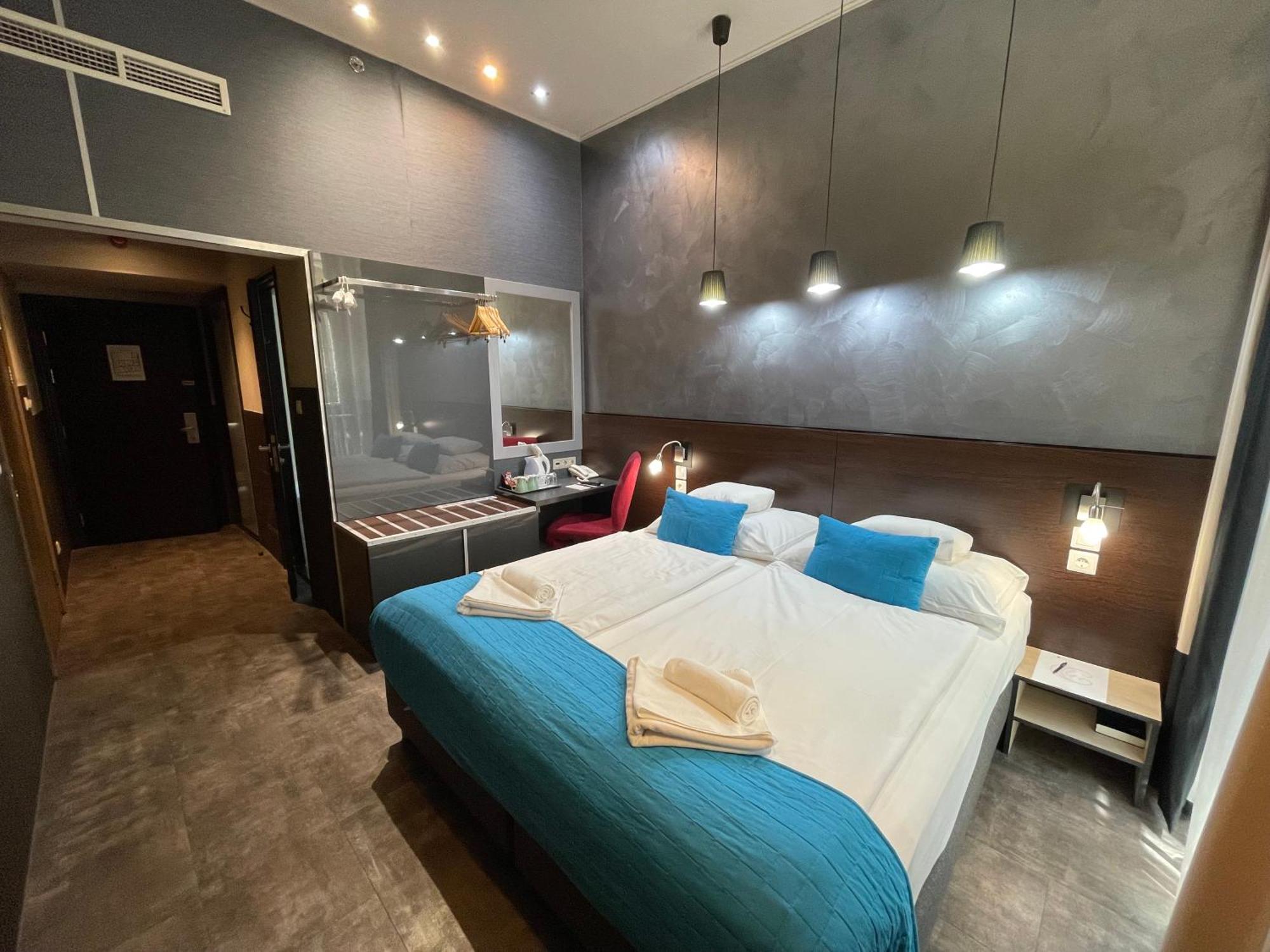 Double Room,1600555930:JPEG