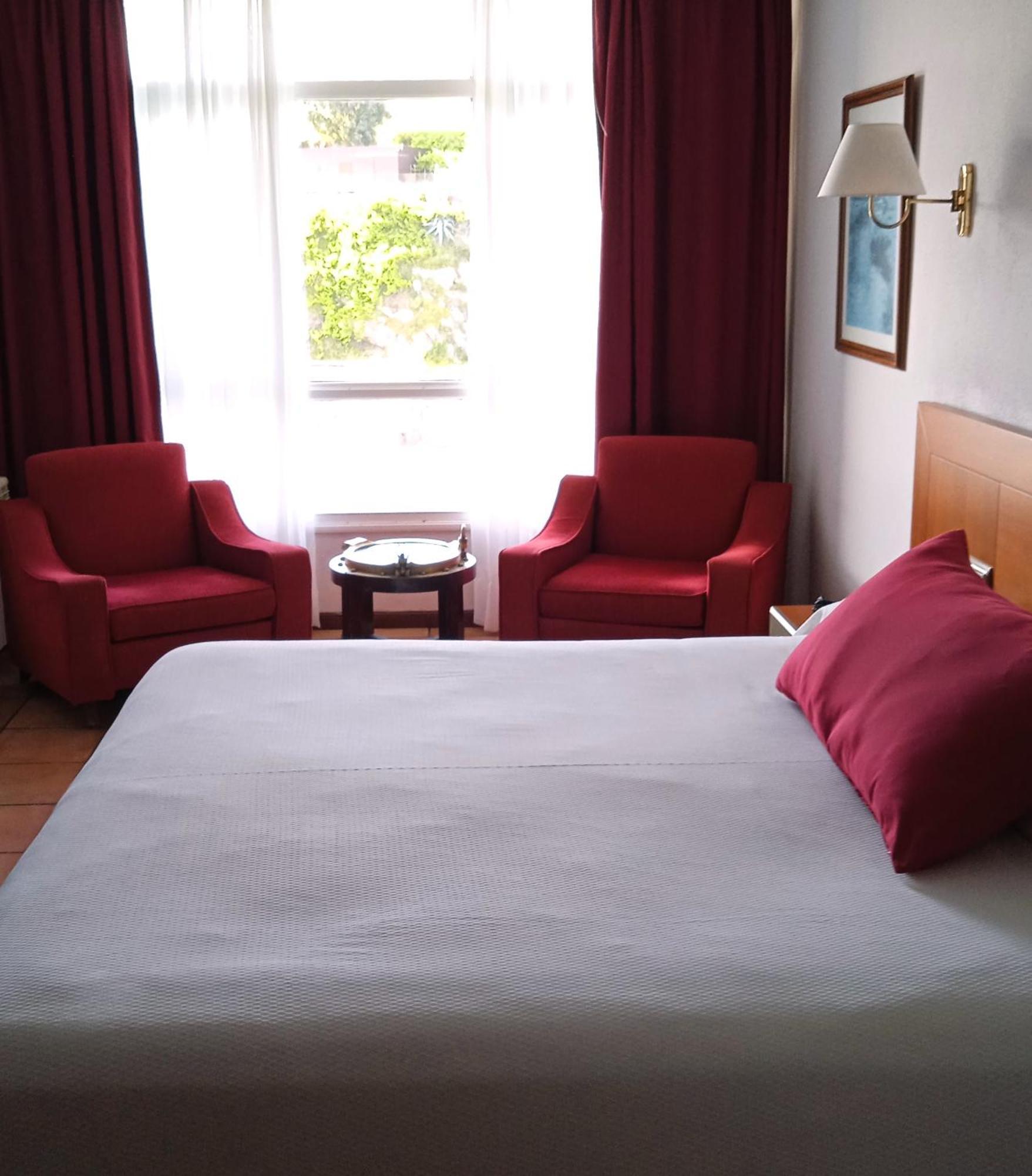 Double or Twin Room Sea View