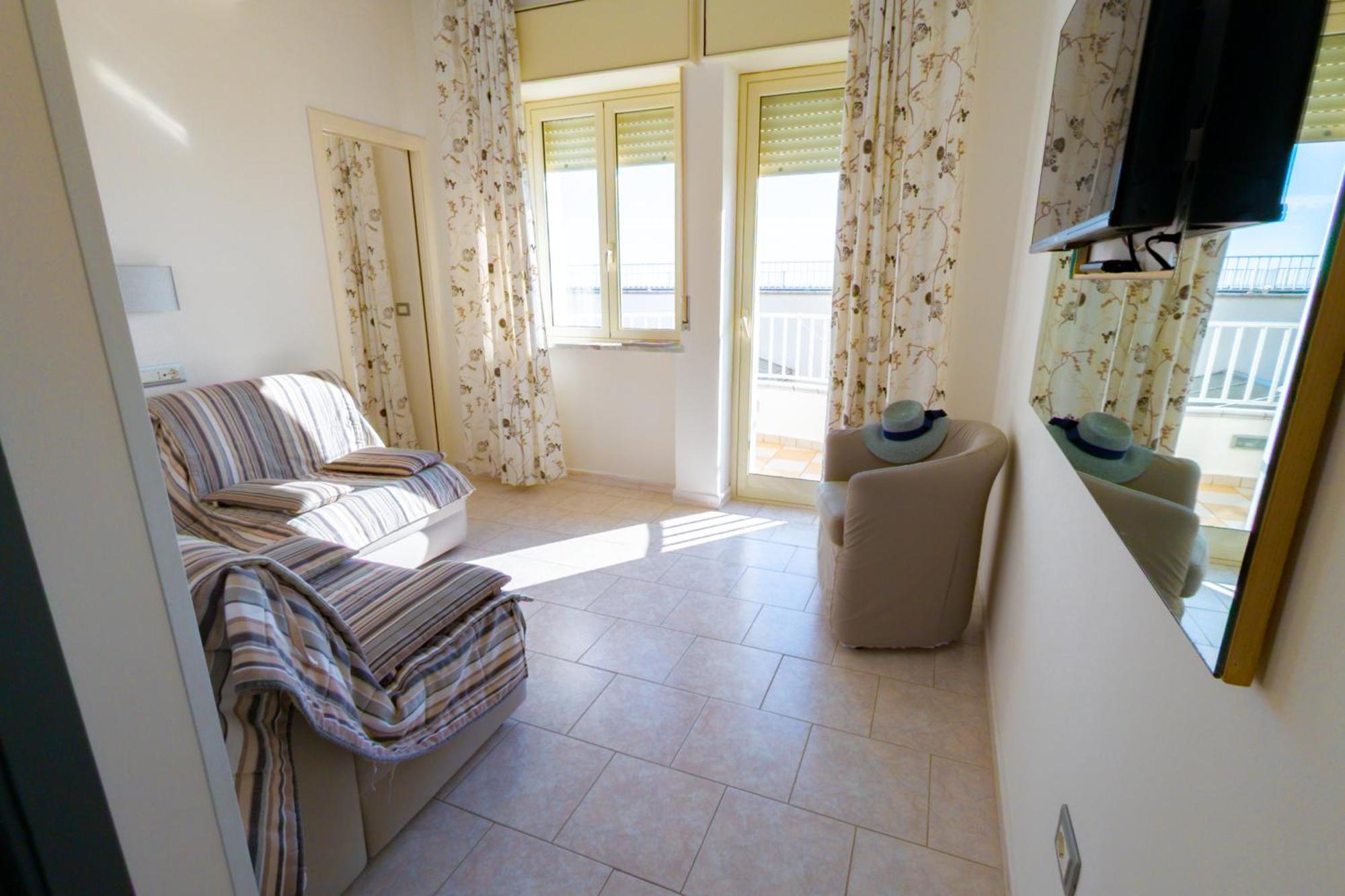 Family Two-Bedroom Suite,1600563133:JPEG