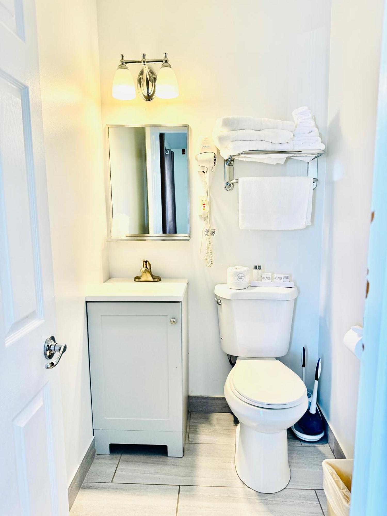 Standard Queen Room