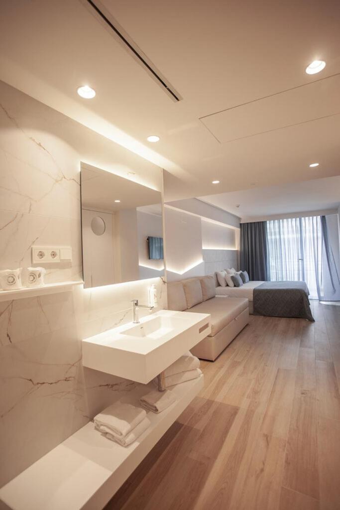 Premium Triple Room