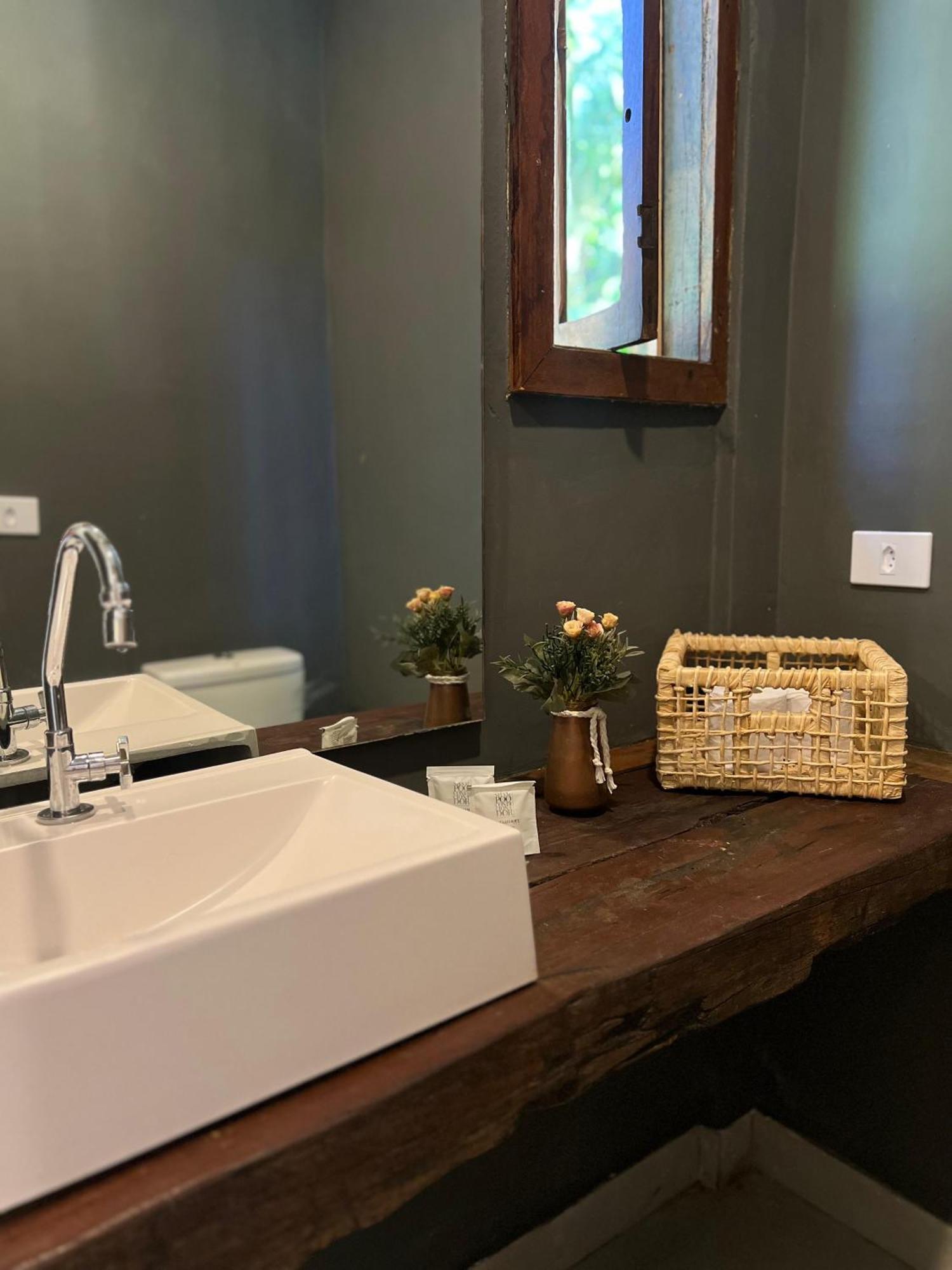 Deluxe Double Room Bath