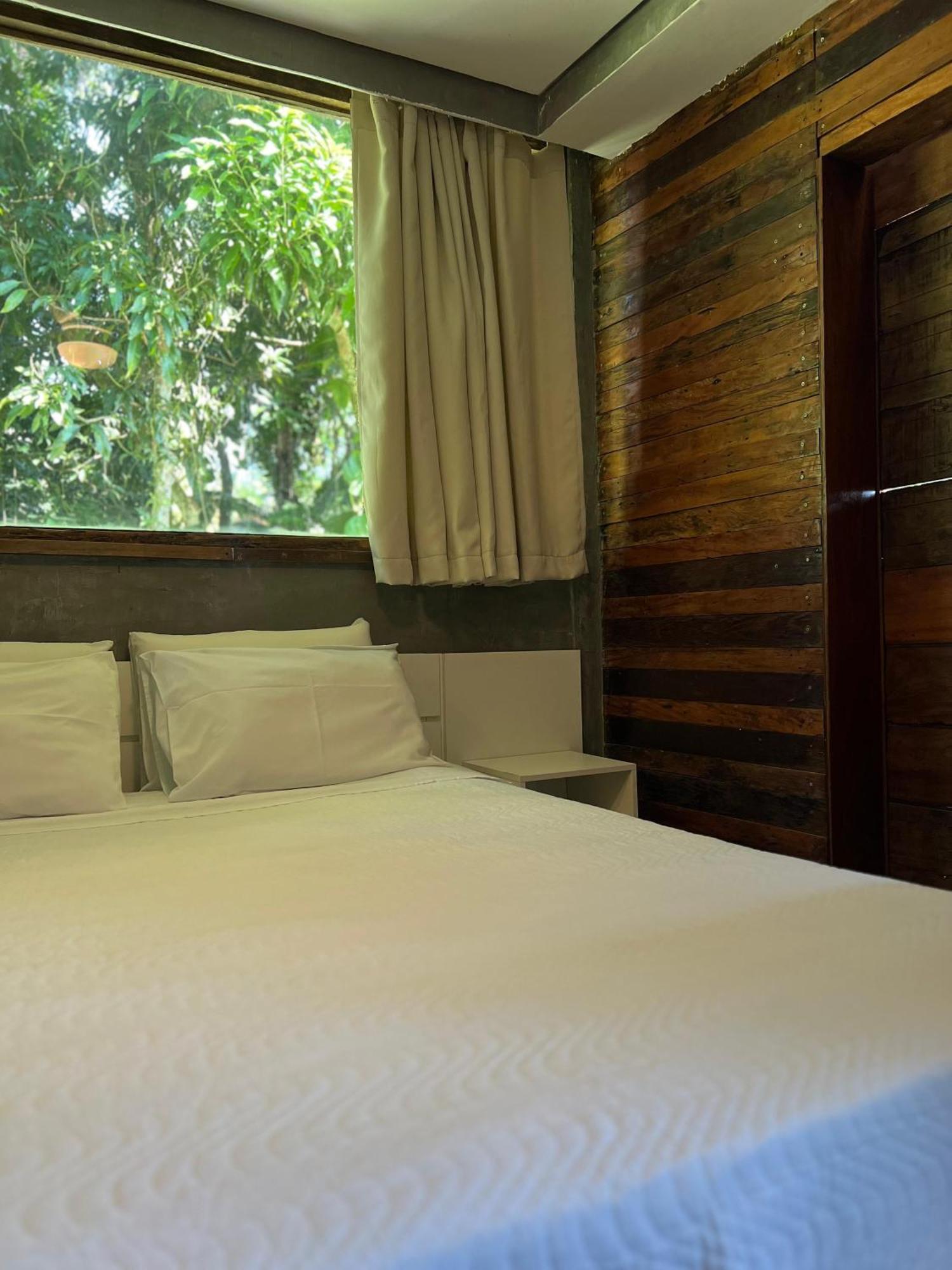 Deluxe Double Room Bath