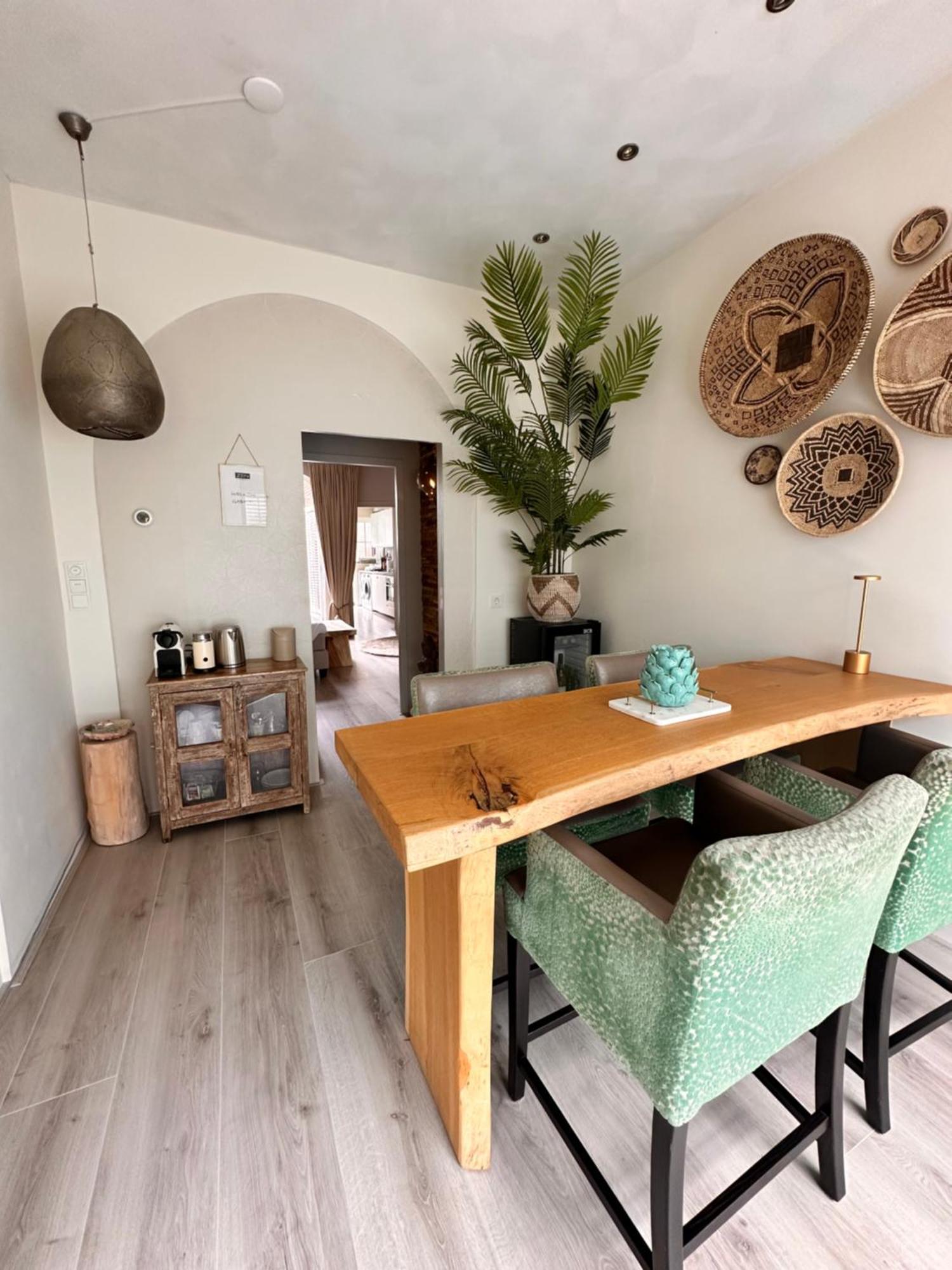 Deluxe Apartment