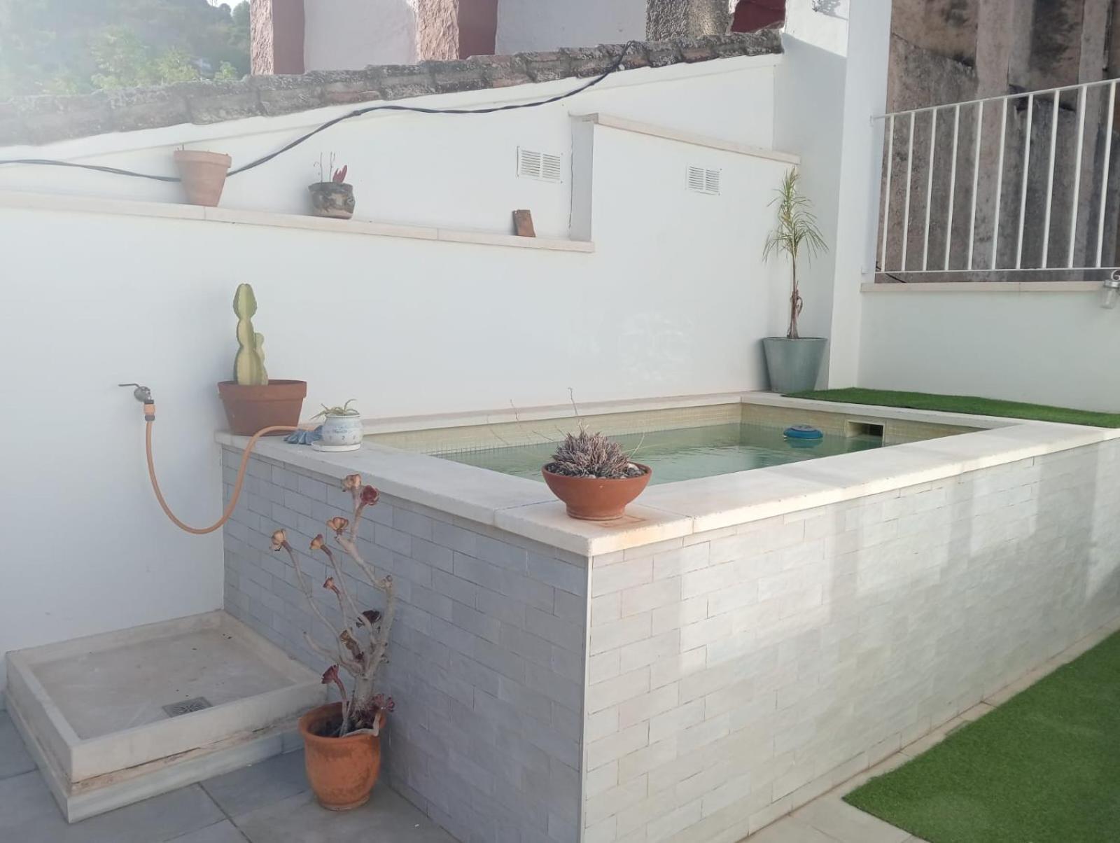 Deluxe Double Room Shower